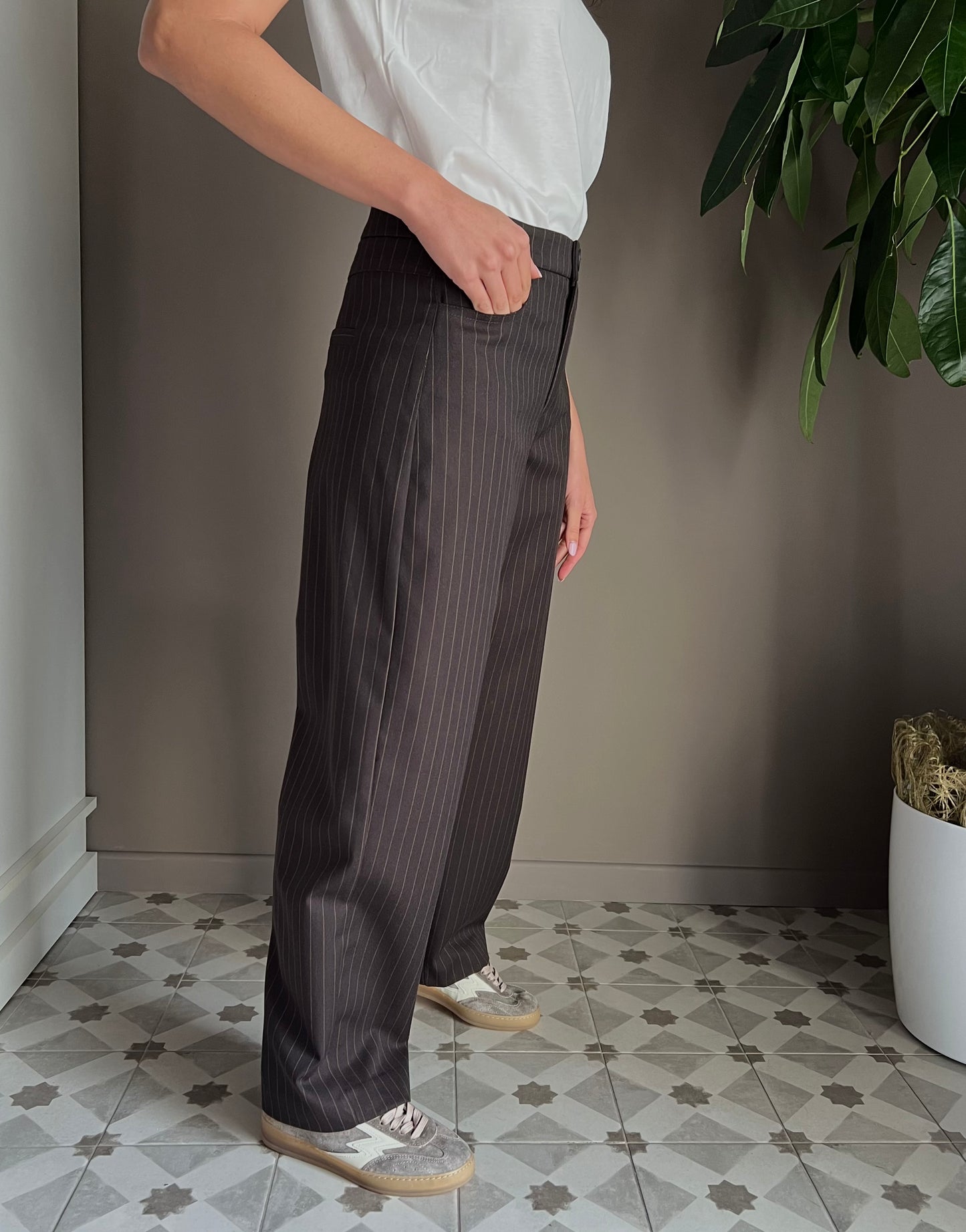 Pantalone maschile gessato fondente
