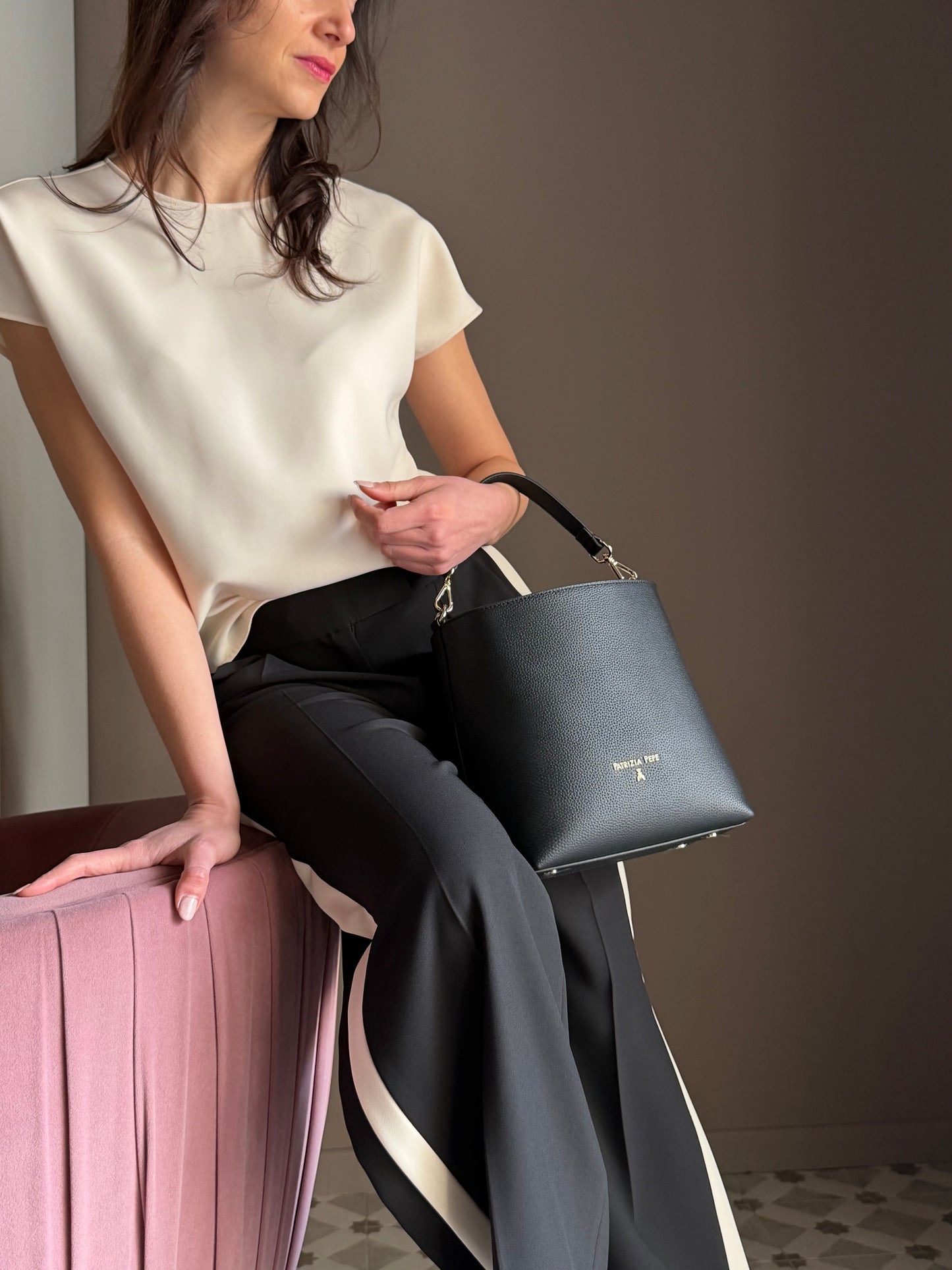 Borsa secchiello con tracolla