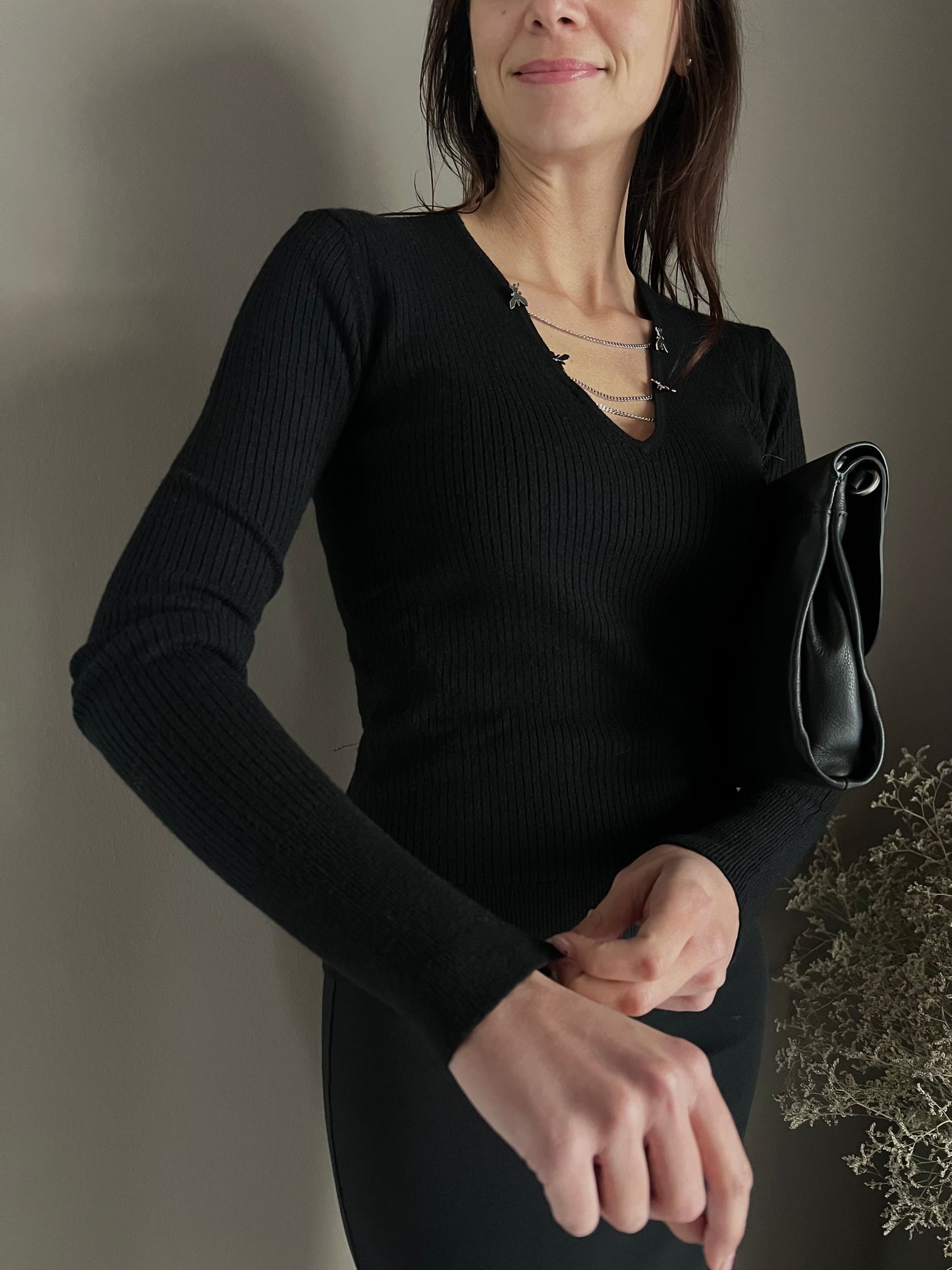 Maglia slim fit con catenelle
