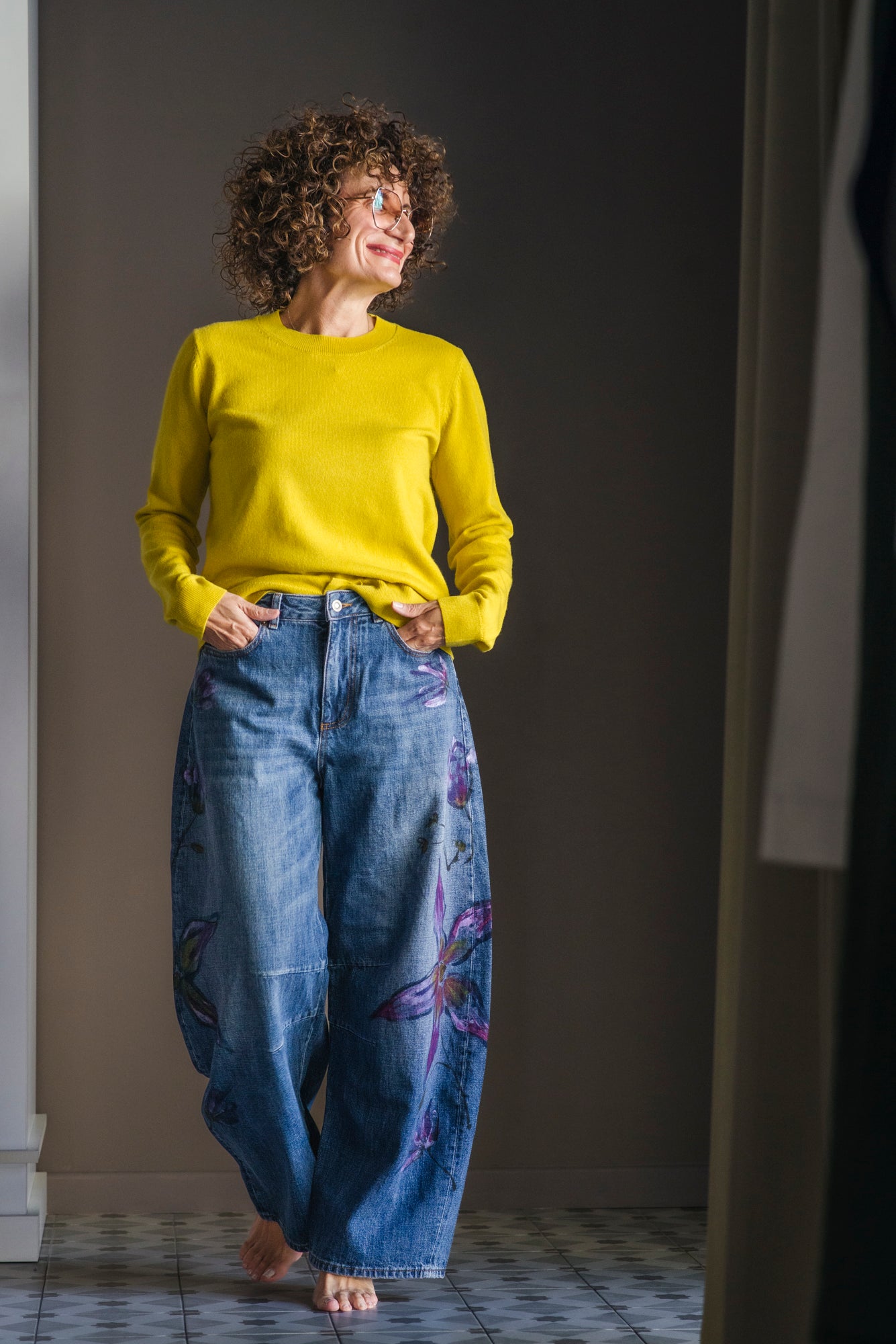 Pantalone denim dipinto a mano