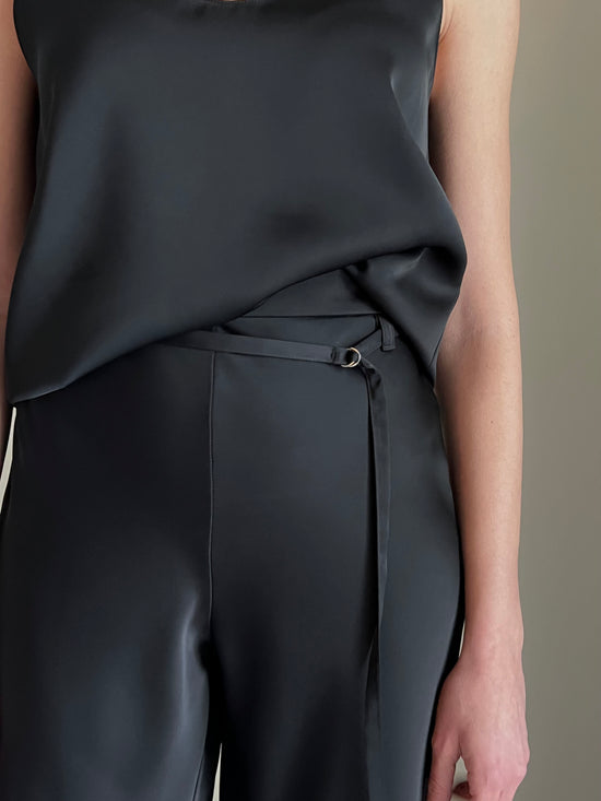 Pantaloni in raso con cinturino