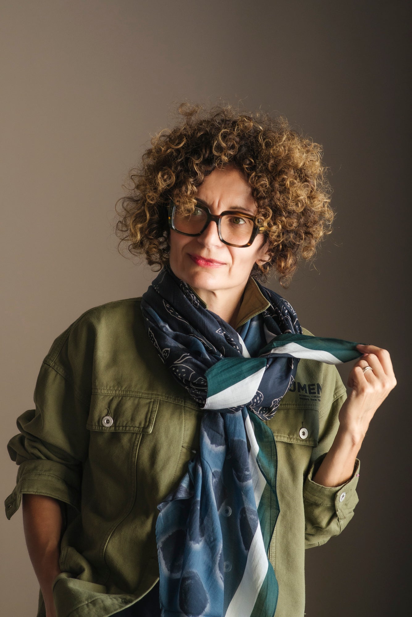 Foulard Alessia Santi in cotone e seta nero blu grigio