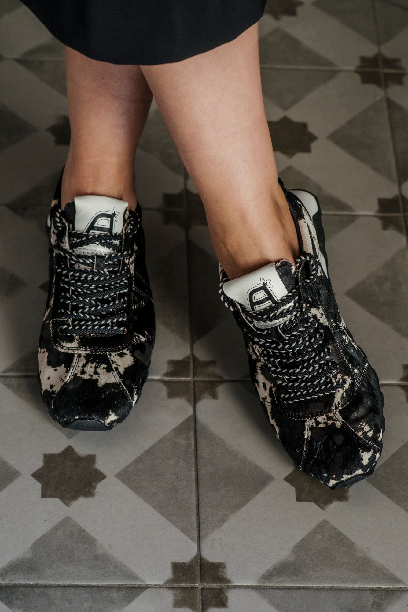 Sneakers in cavallino bianco/nero