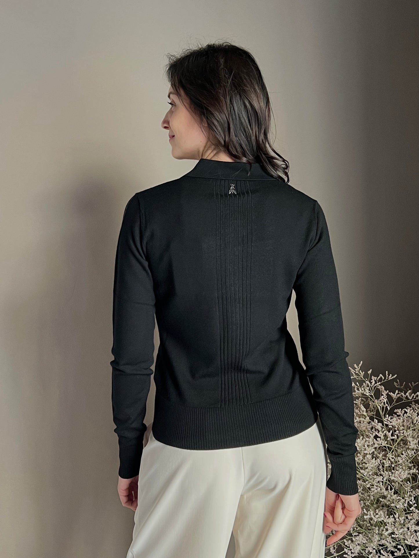 Cardigan in lana  nero con collo a polo