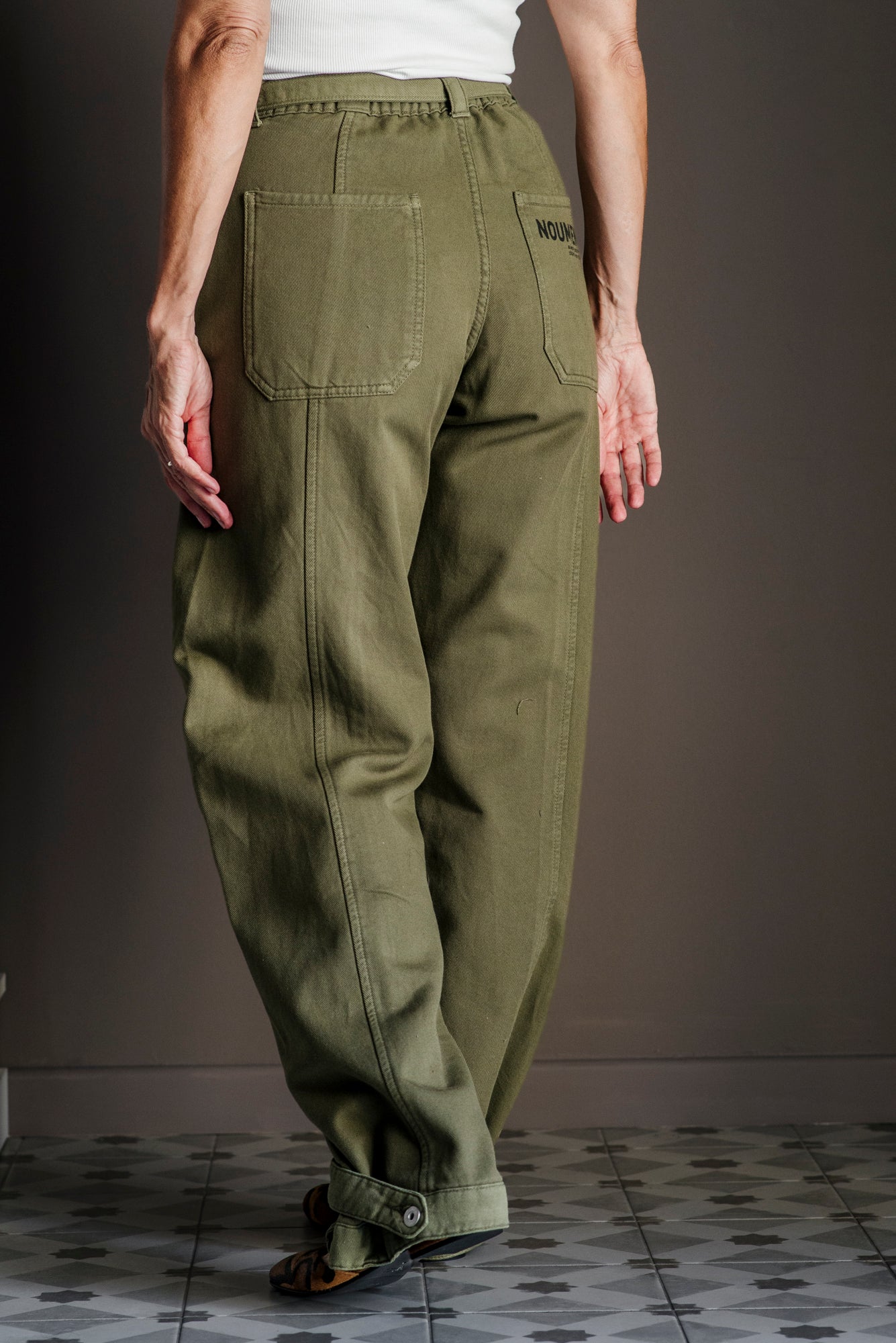 Pantalone utilitarian in cotone verde militare