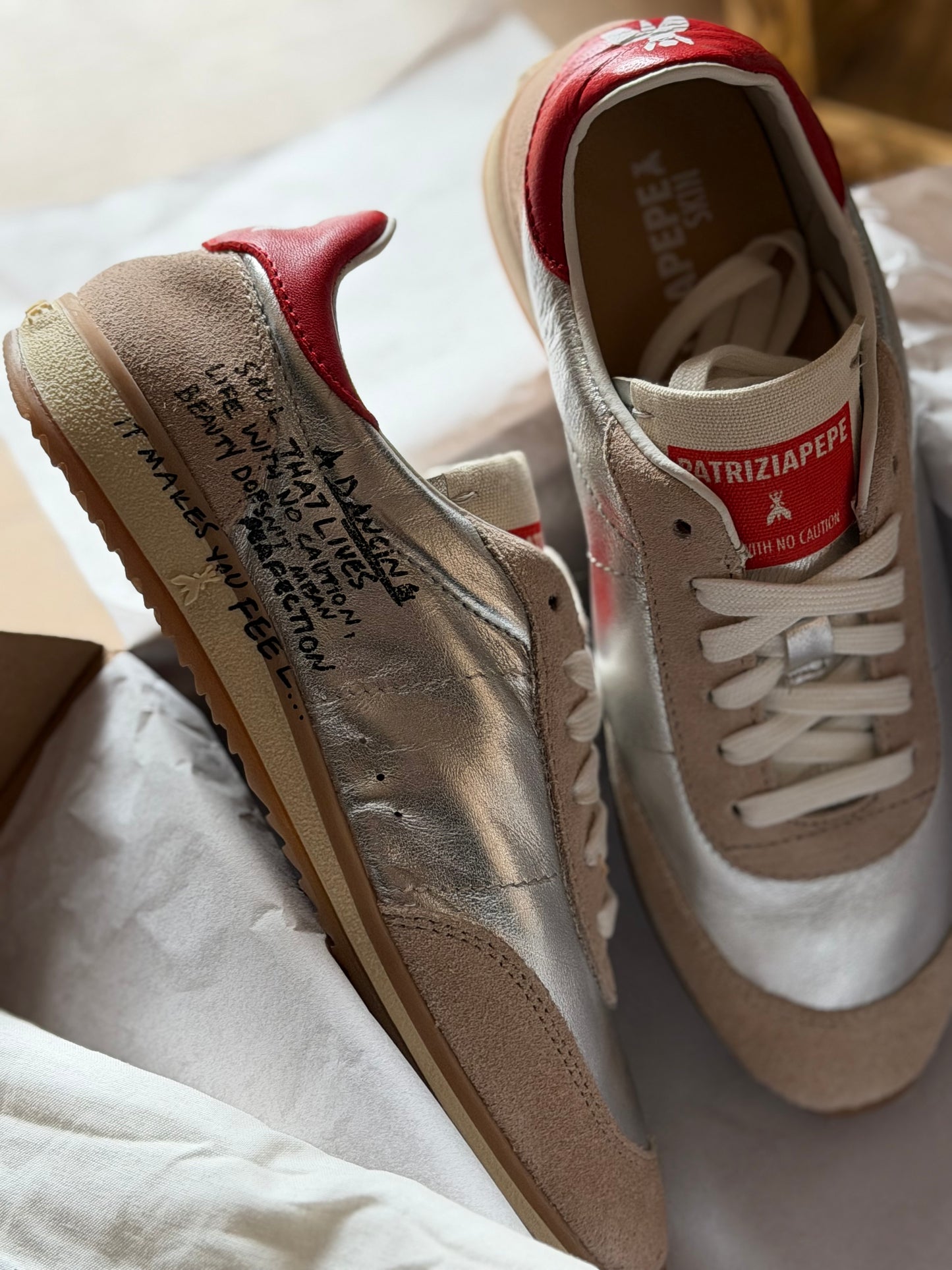 Running Skin Sneakers Silver e Red