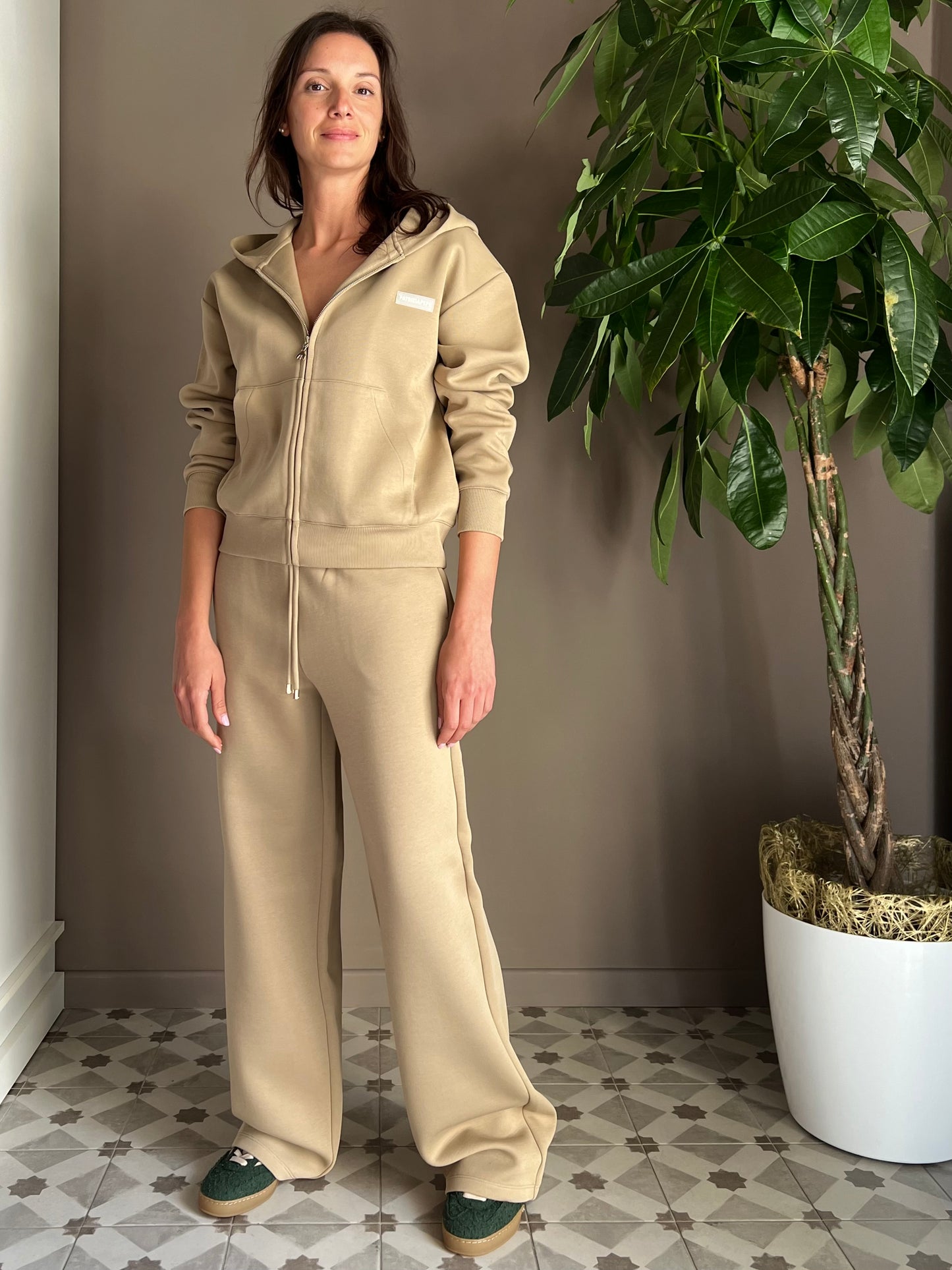 Felpa con cappuccio in tessuto tecnico beige