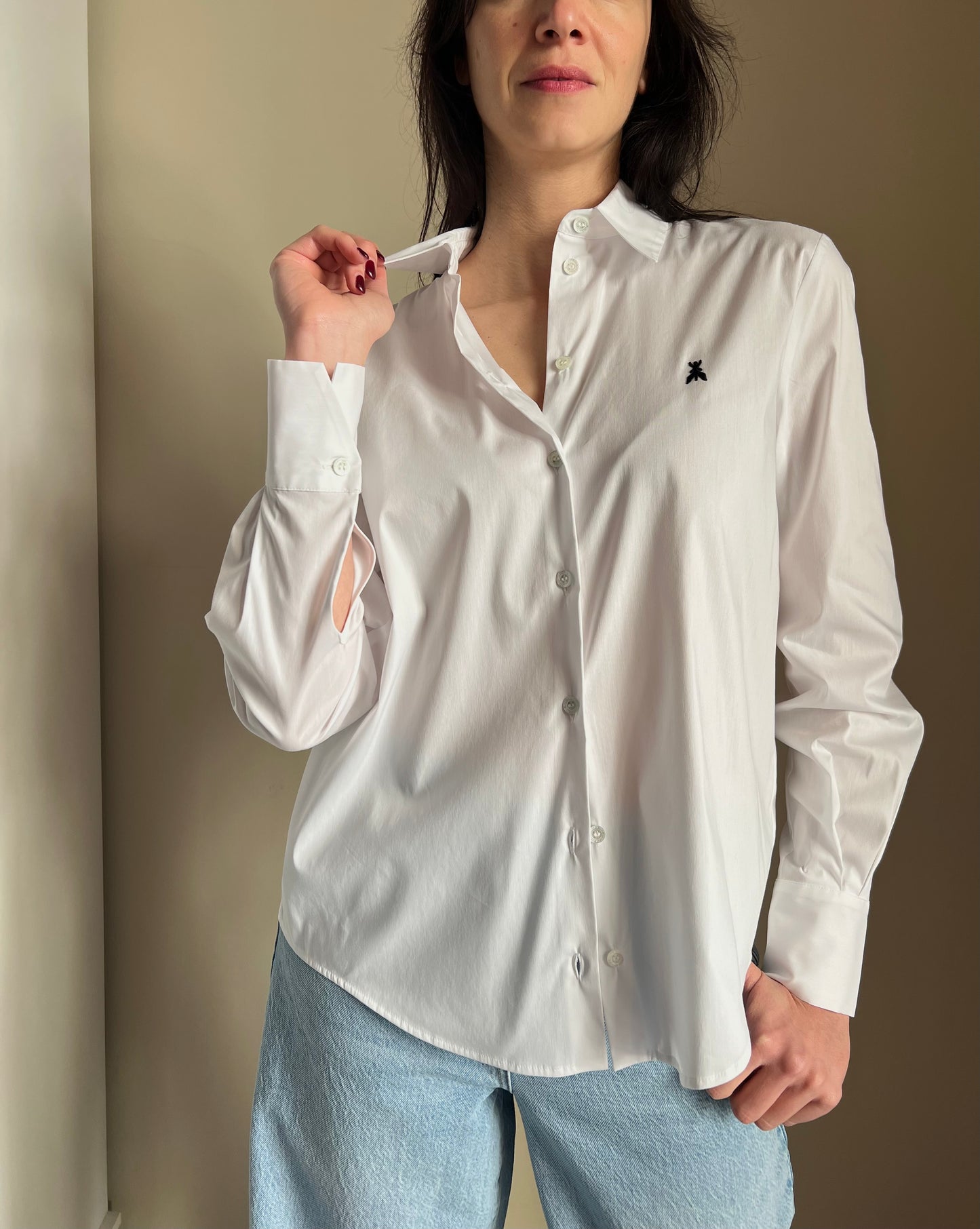 Camicia bianca con spacco sul retro