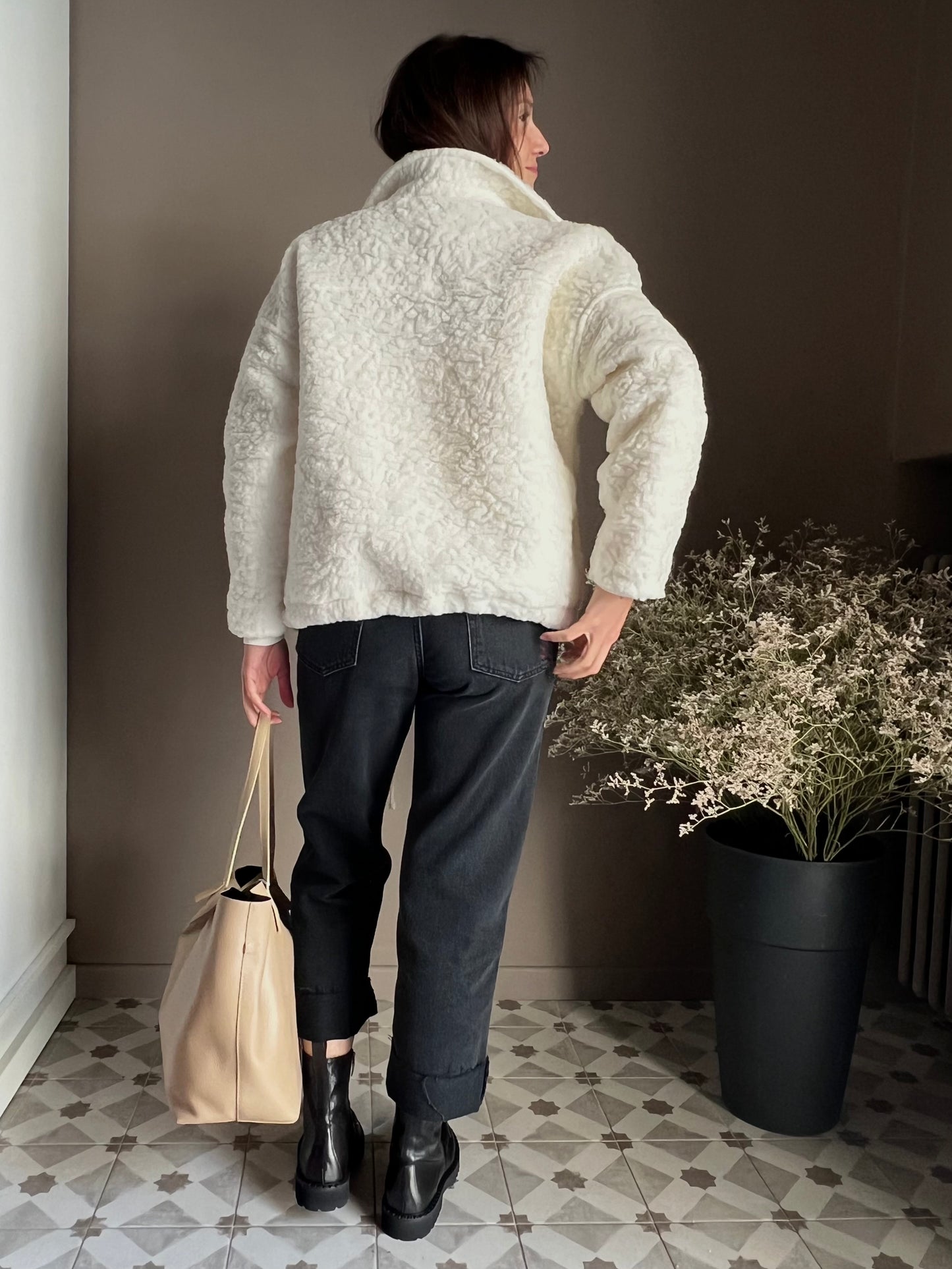 Giubbotto over in Teddy Noumeno Concept