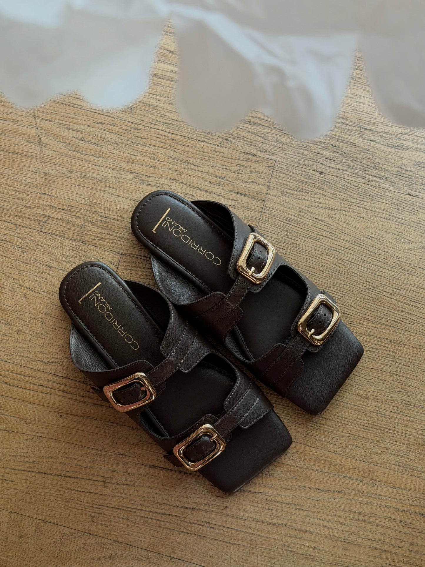 Sabot "Double Buckle" in Pelle Cioccolato