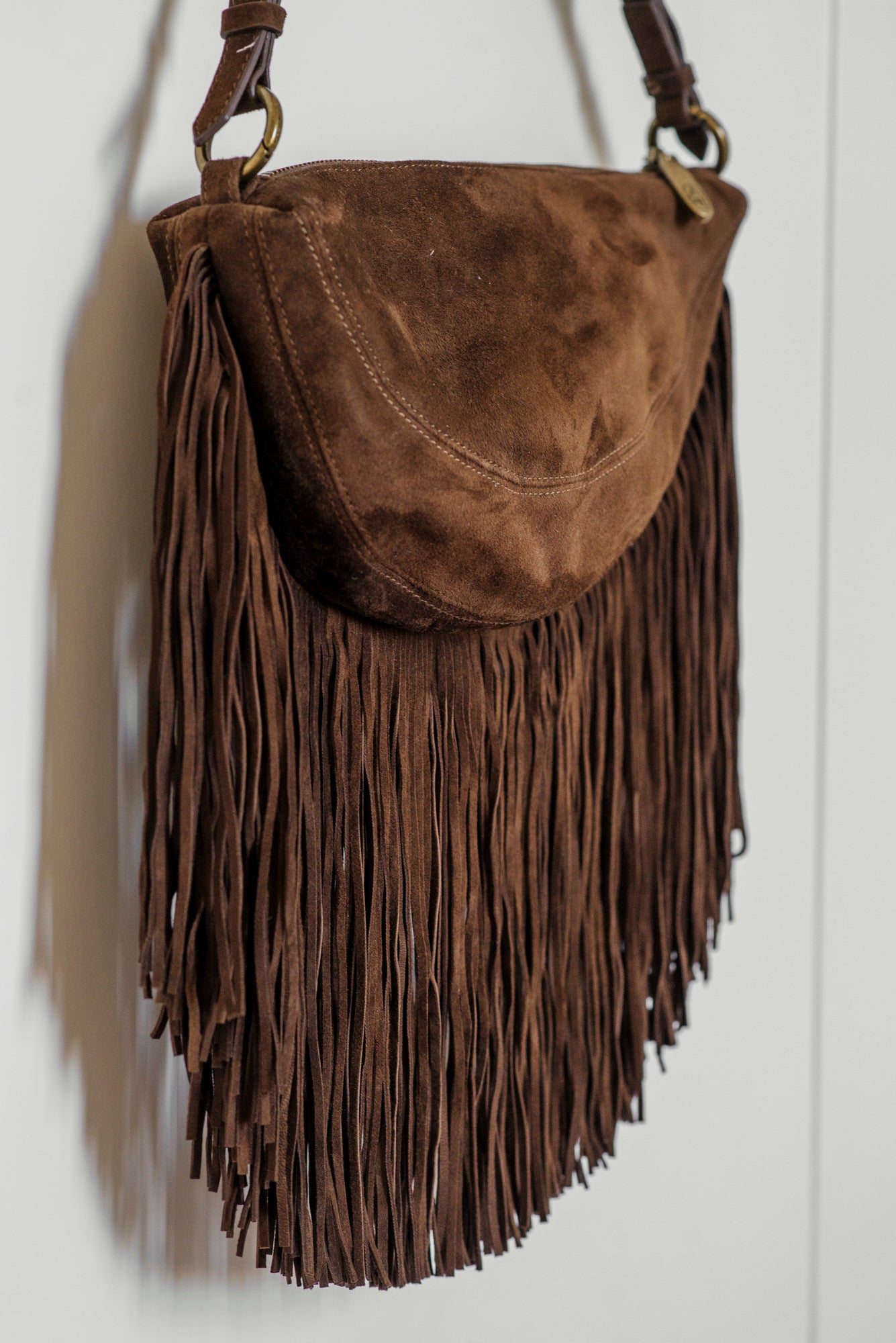 Borsa in suede con frange