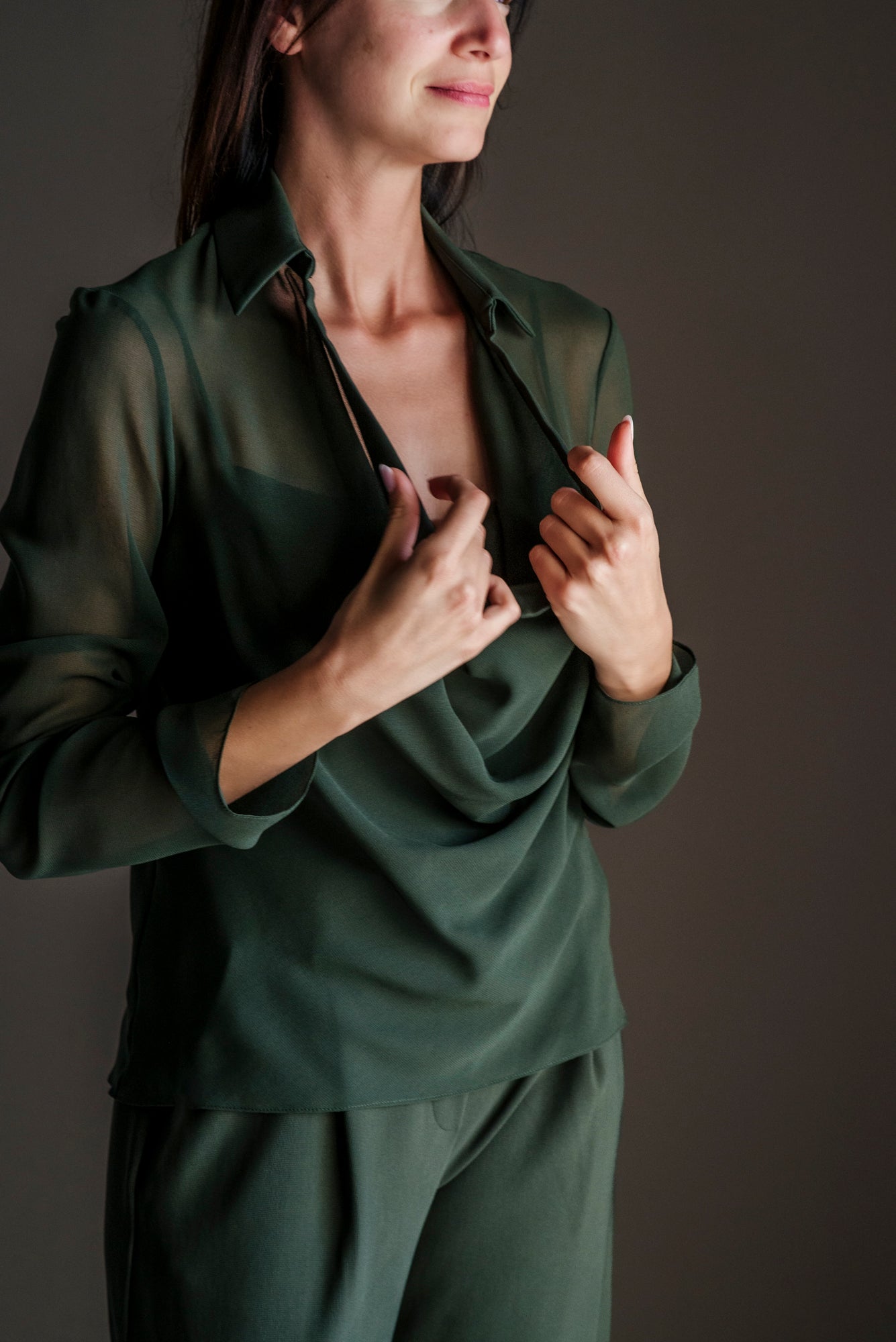 Blusa in chiffon con canotta
