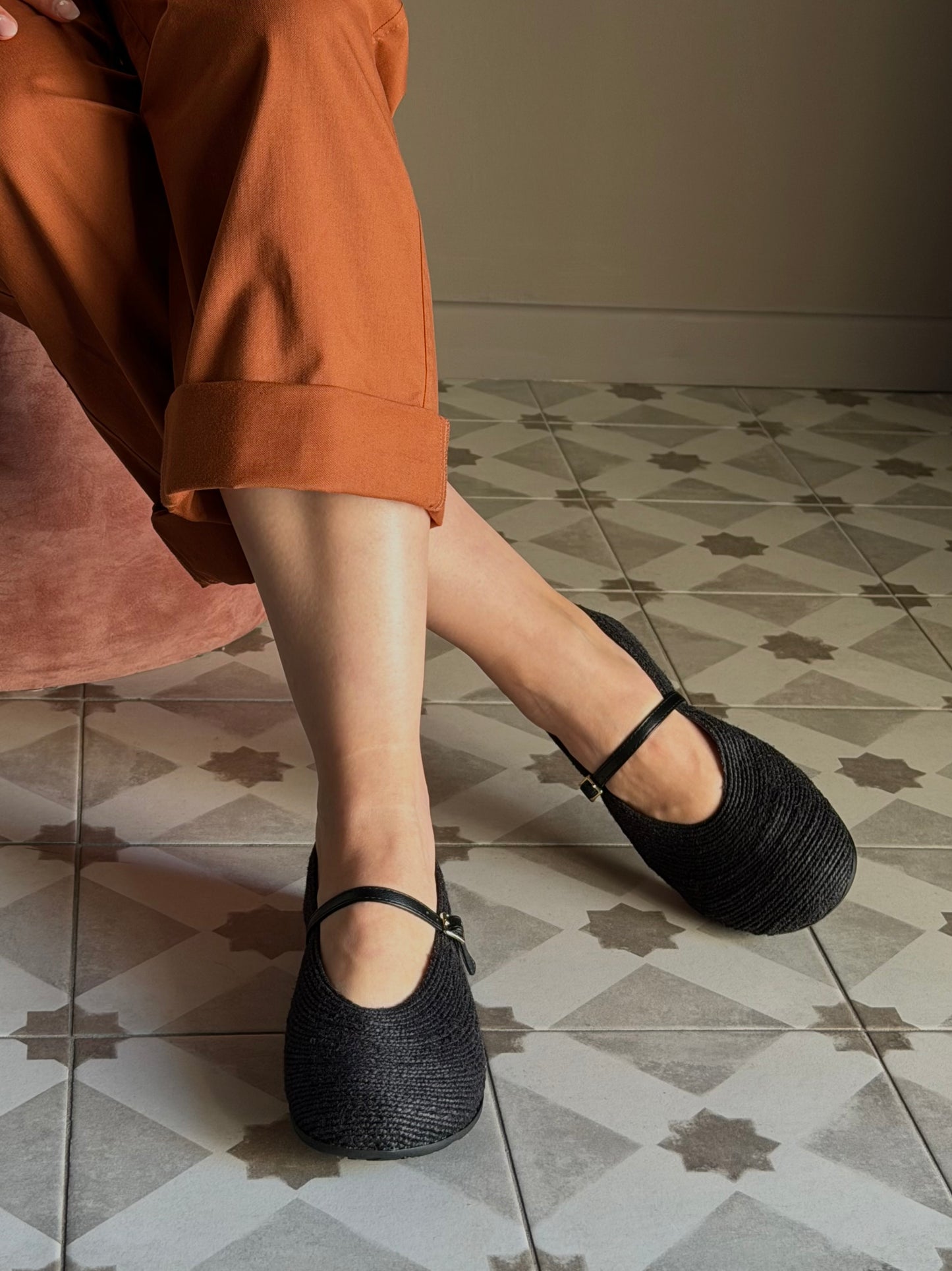 Mary Jane in tessuto grezzo nera