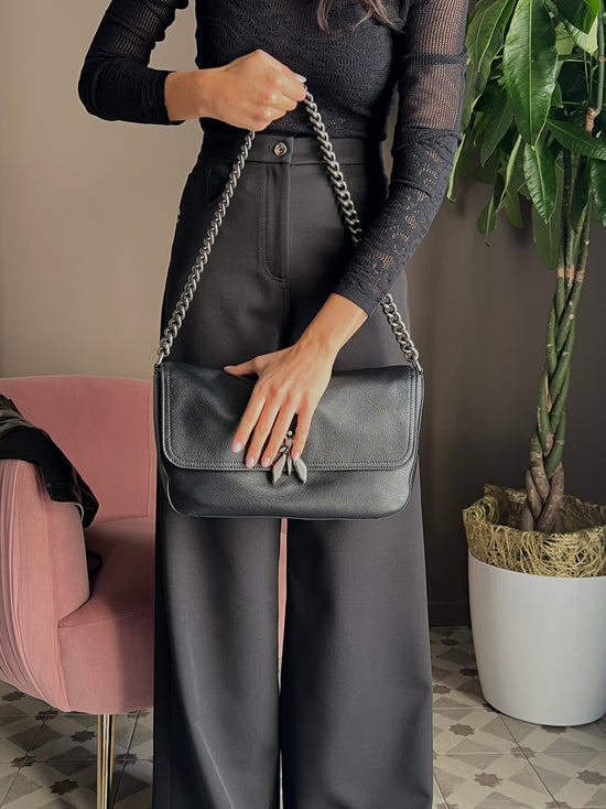 Borsa a spalla Fly media in pelle con catena