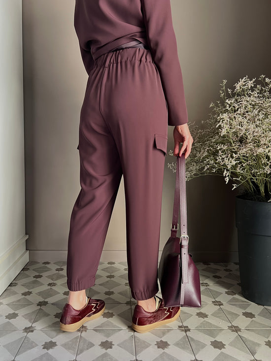 Pantalone in crepe cargo bordeaux