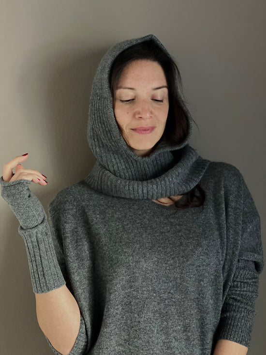 Cappuccio/balaclava in cashmere grigio