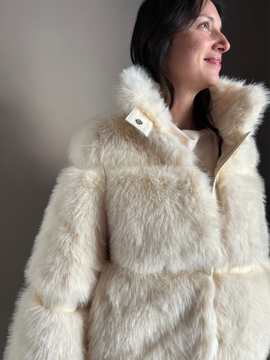 Giubbotto fluffy corto Wooly White