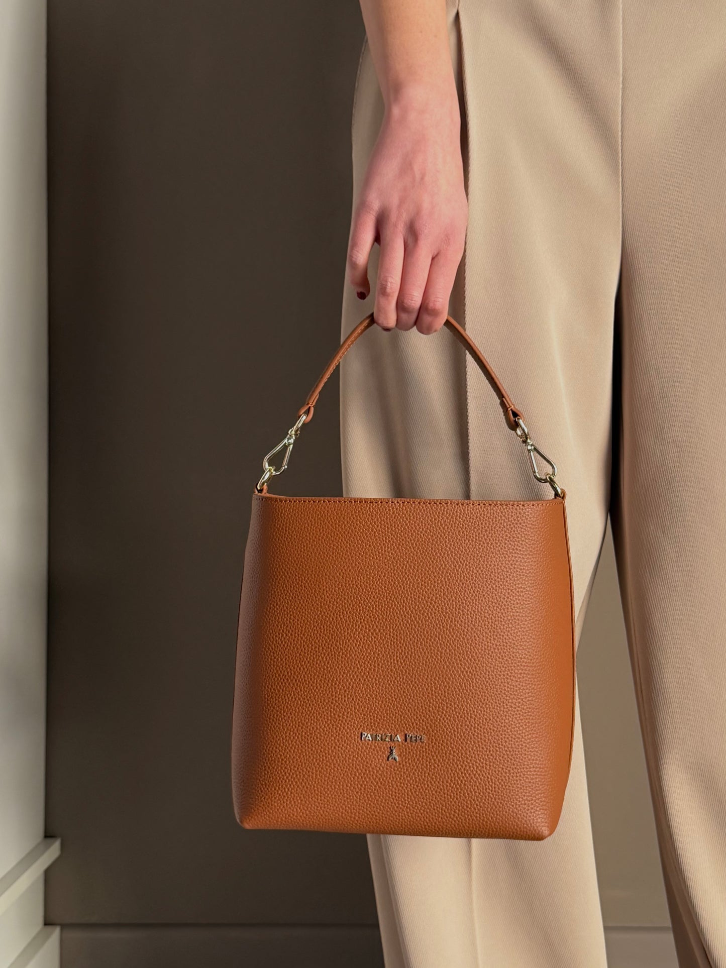 Borsa secchiello con tracolla