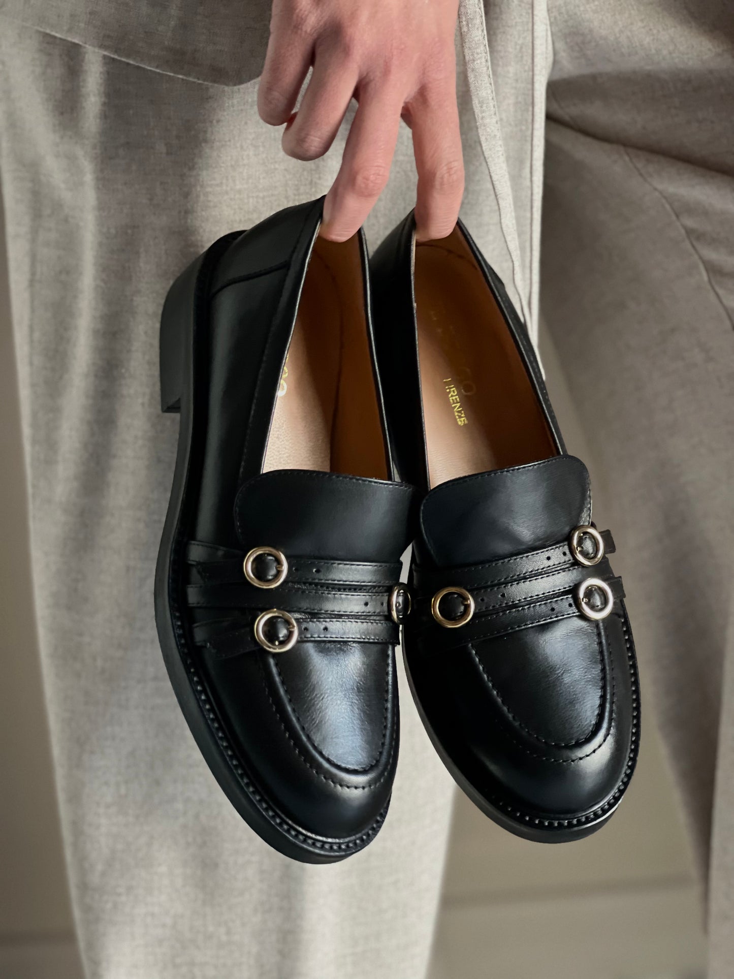 Mocassino in pelle con dettagli gold