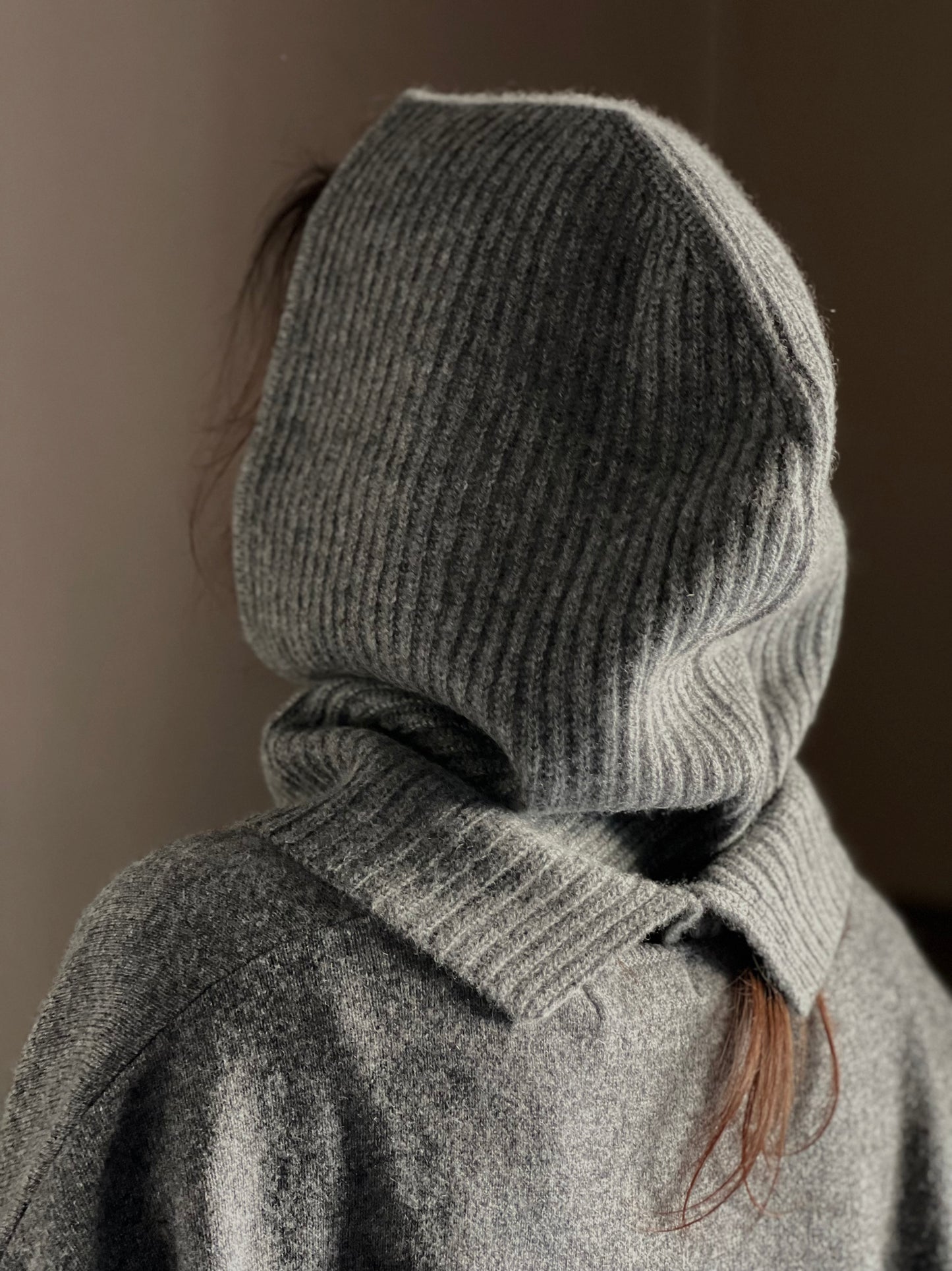 Cappuccio/balaclava in cashmere grigio