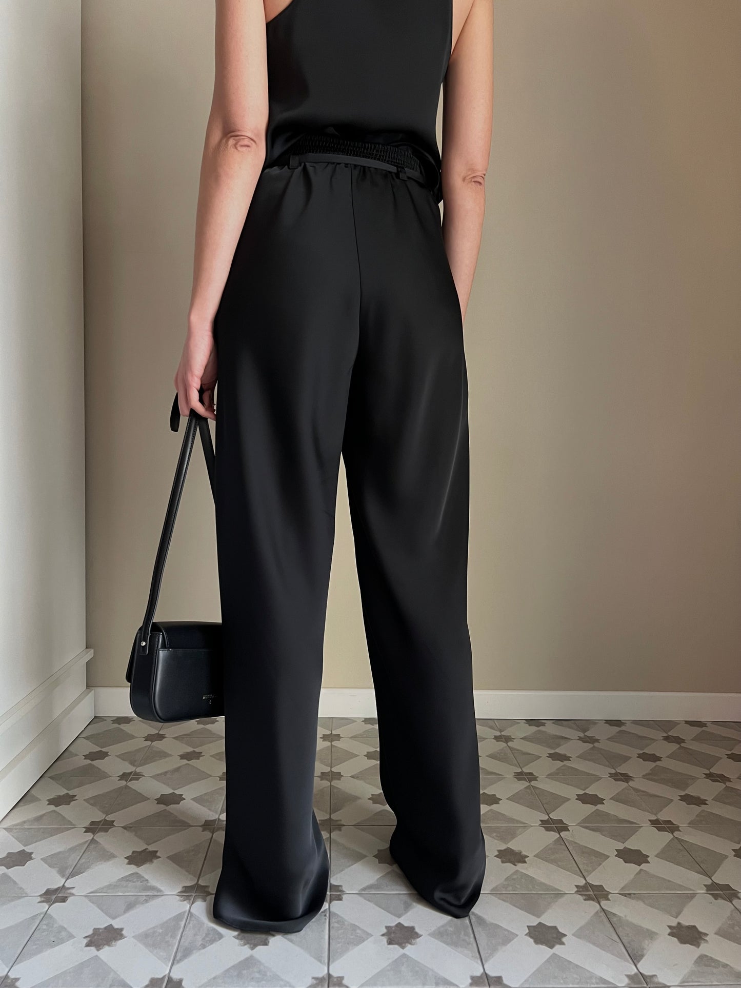 Pantaloni in raso con cinturino