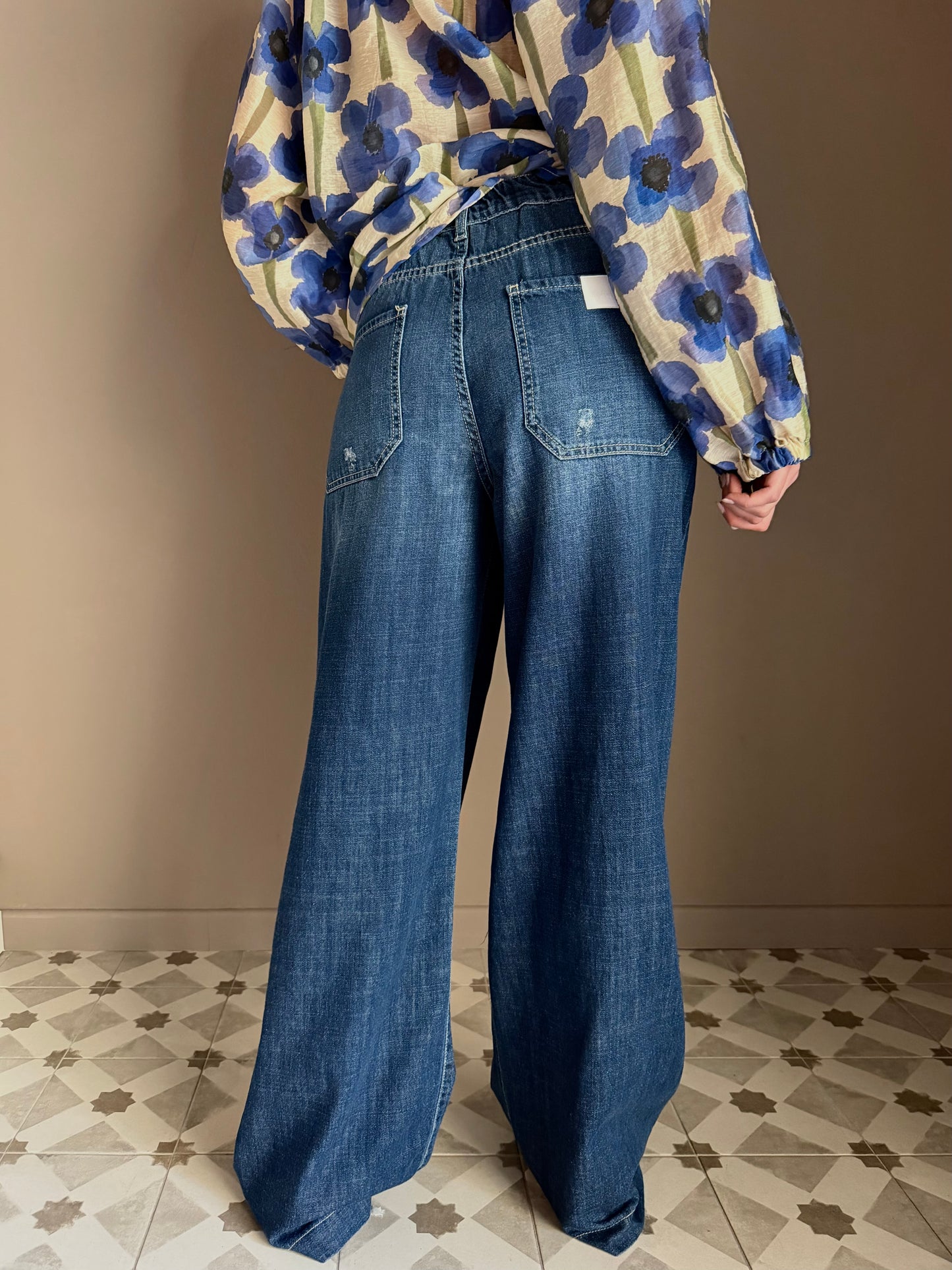 Pantalone denim con elastico wide-leg
