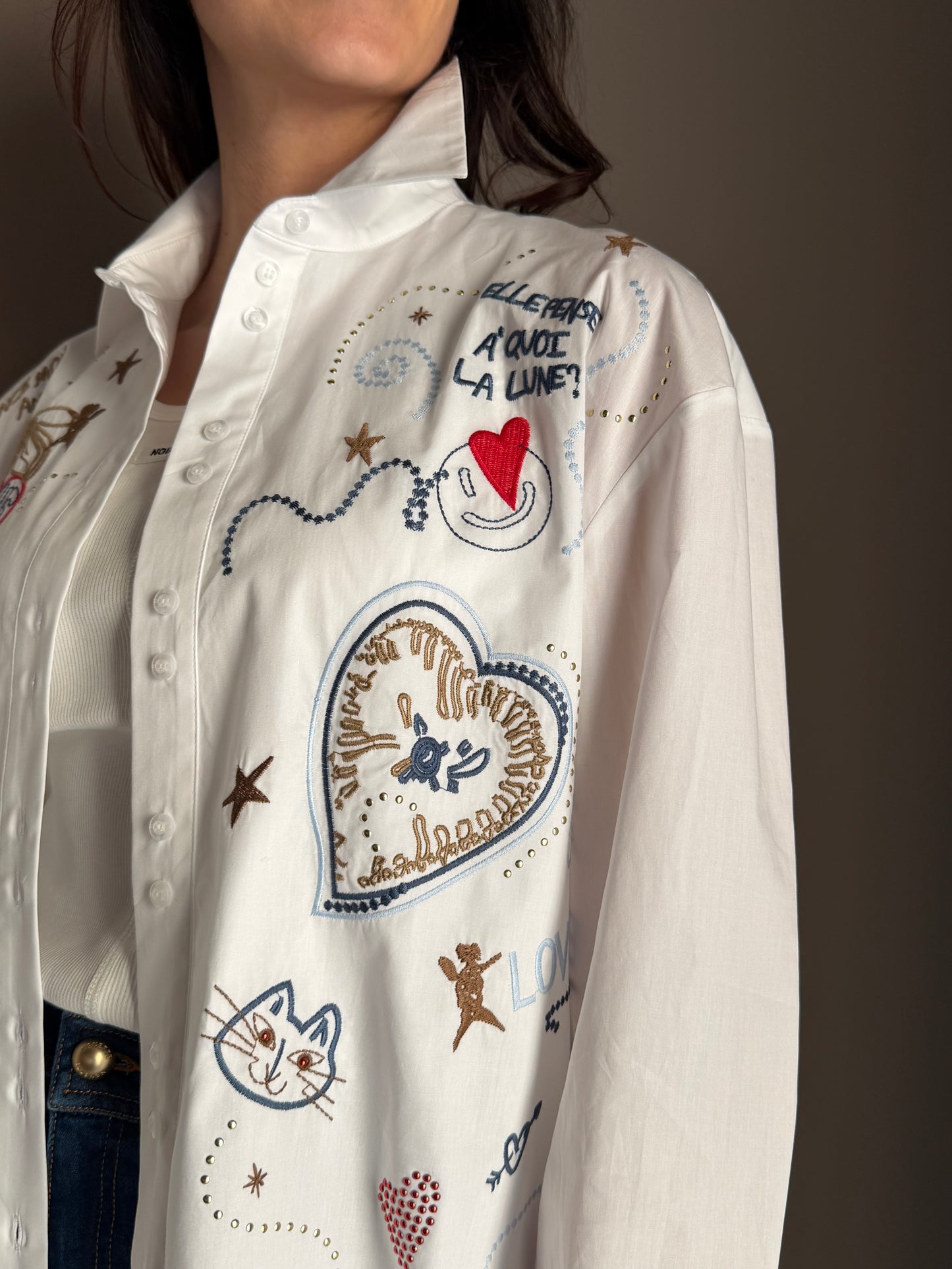 Camicia over in cotone con ricamo