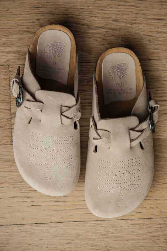 Sandalo modello Boston in camoscio milk