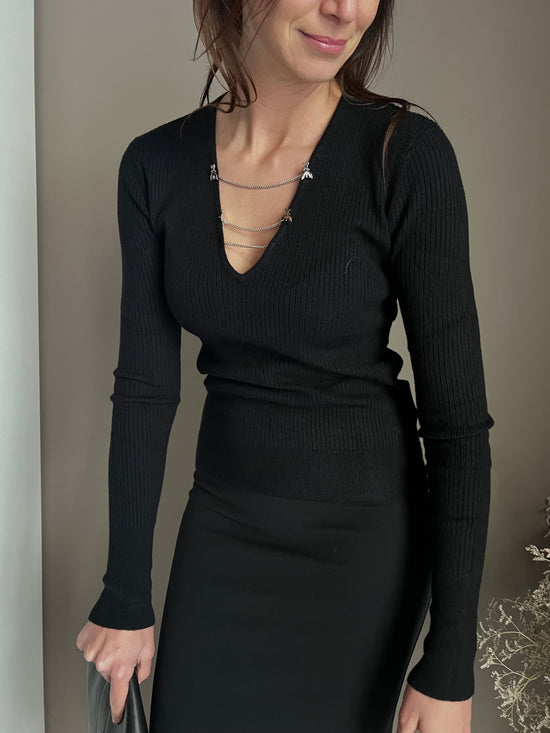 Maglia slim fit con catenelle