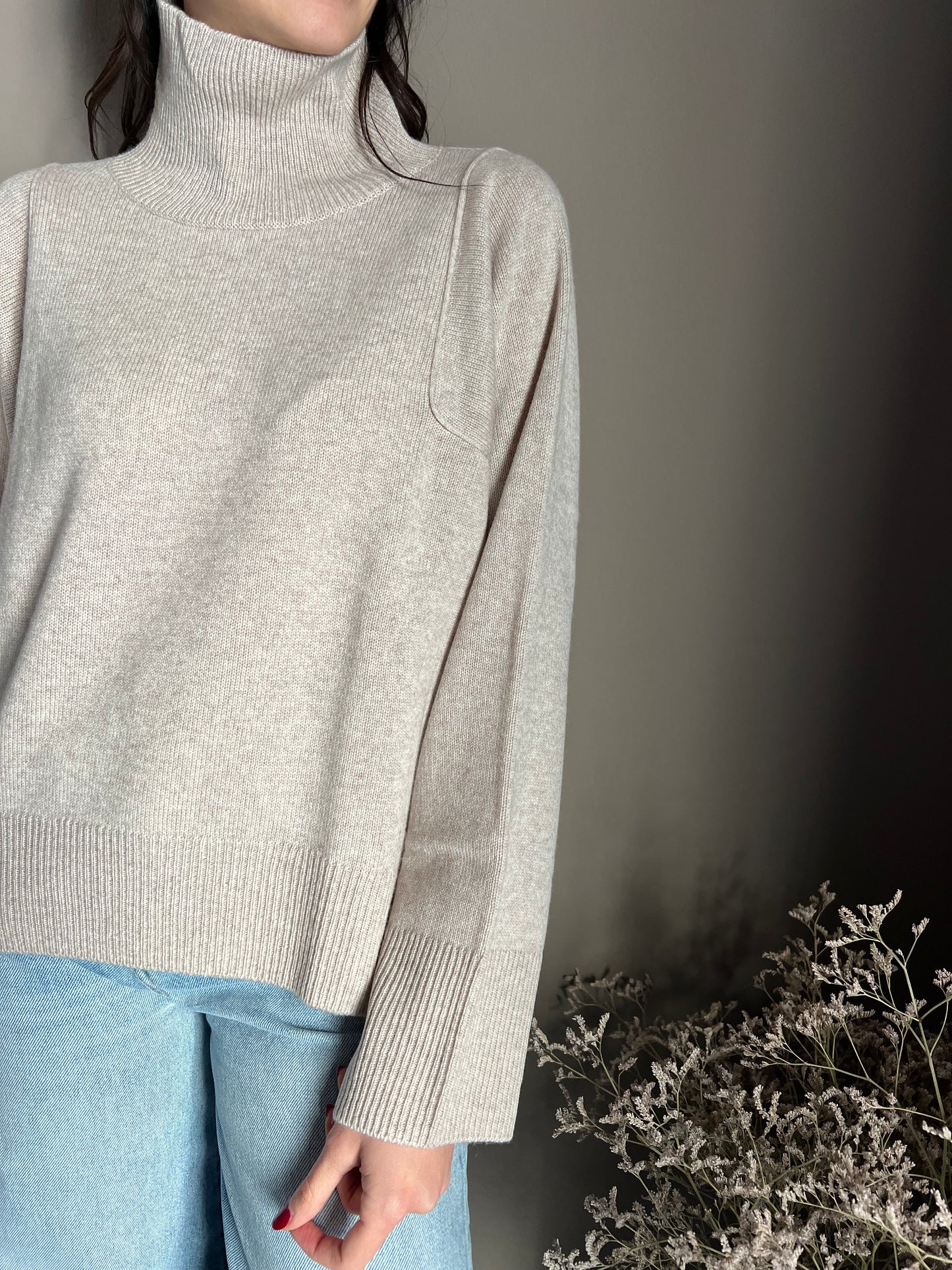 Maglia collo alto in lana e Cashemire beige