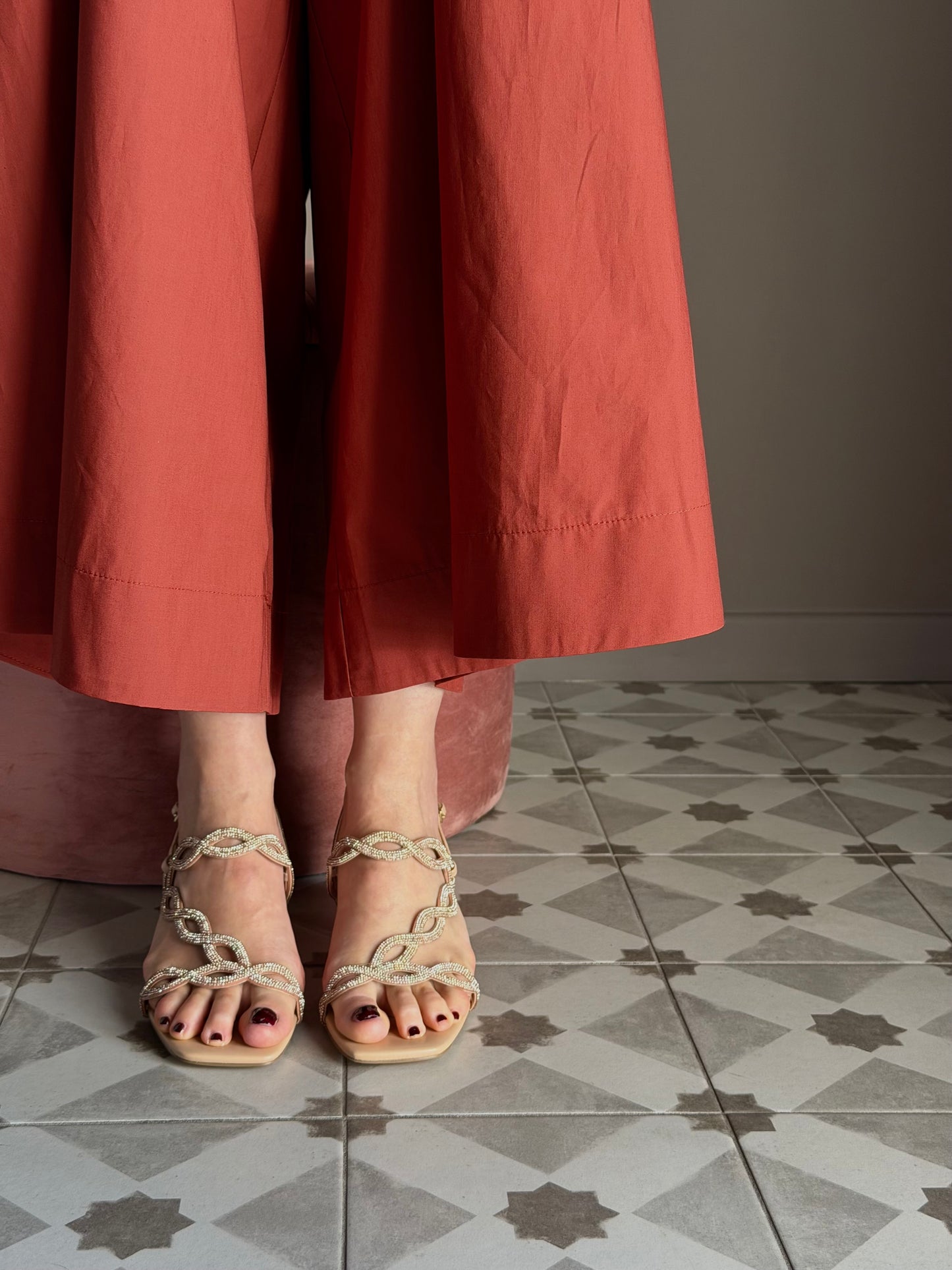 Sandalo Bibi Lou con Intrecci di Strass – Nude