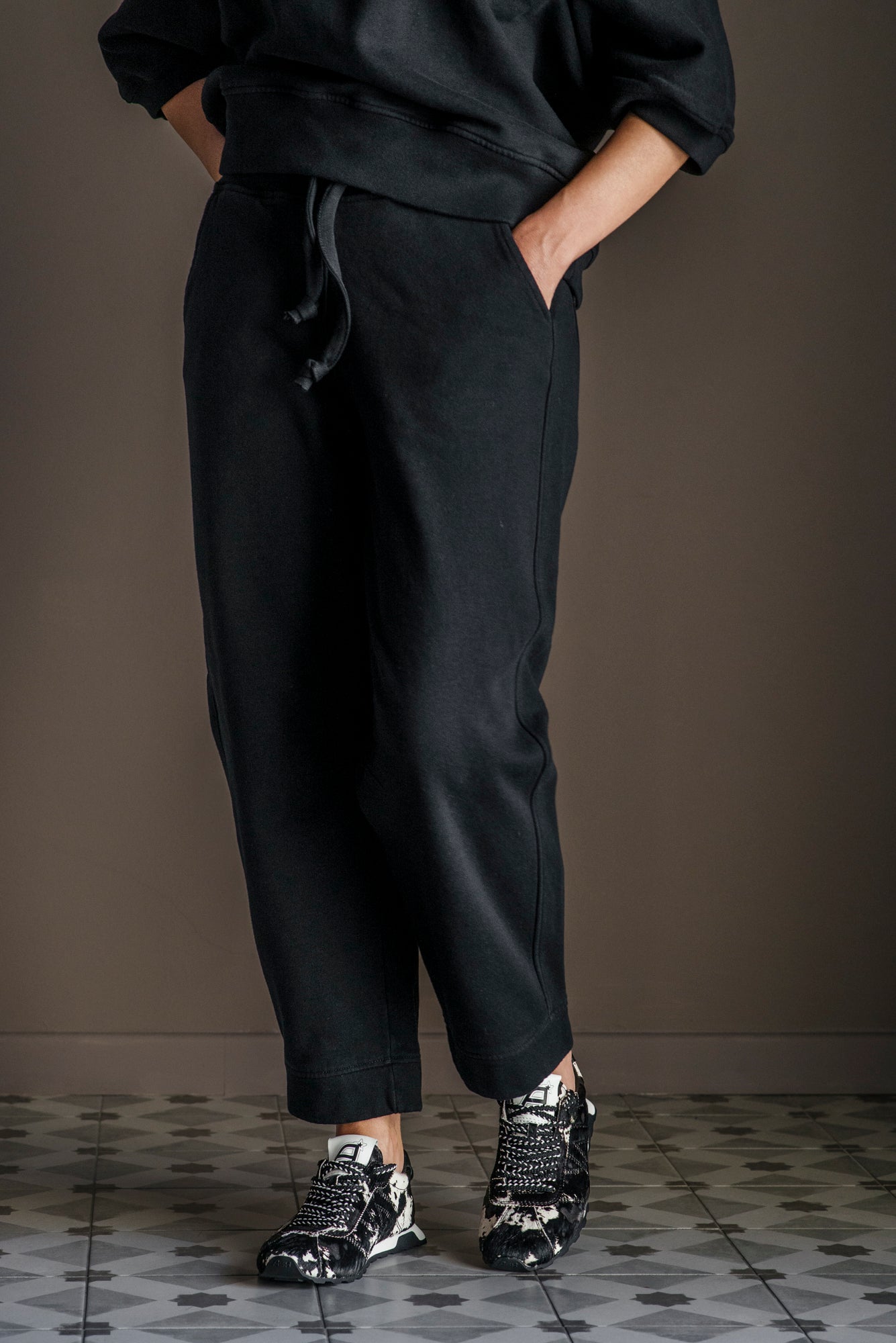 Pantalone in felpa Nero Noumeno Concept