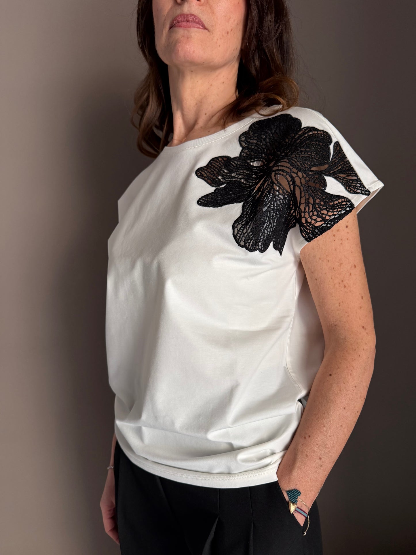 T-Shirt con fiore ricamato Patrizia Pepe