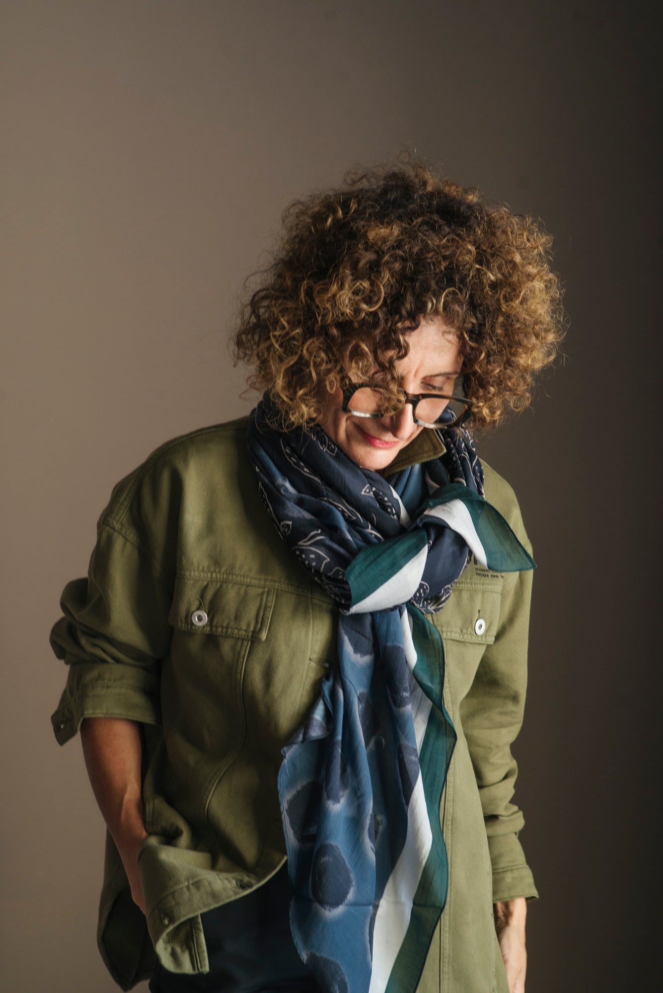Foulard Alessia Santi in cotone e seta nero blu grigio