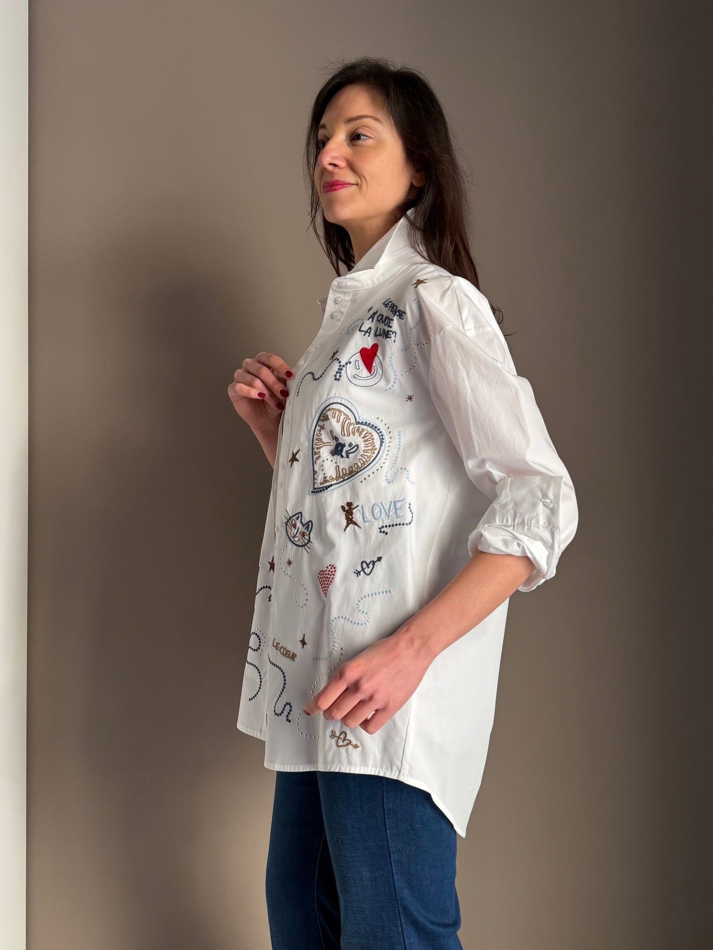 Camicia over in cotone con ricamo