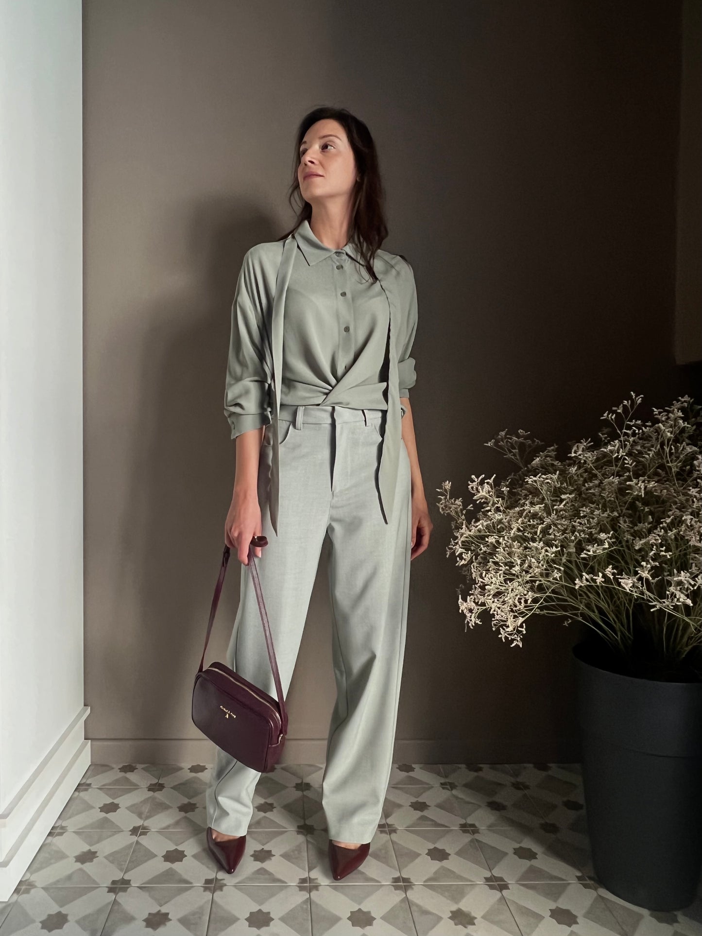 Camicia fluida in viscosa con cravattino staccabile