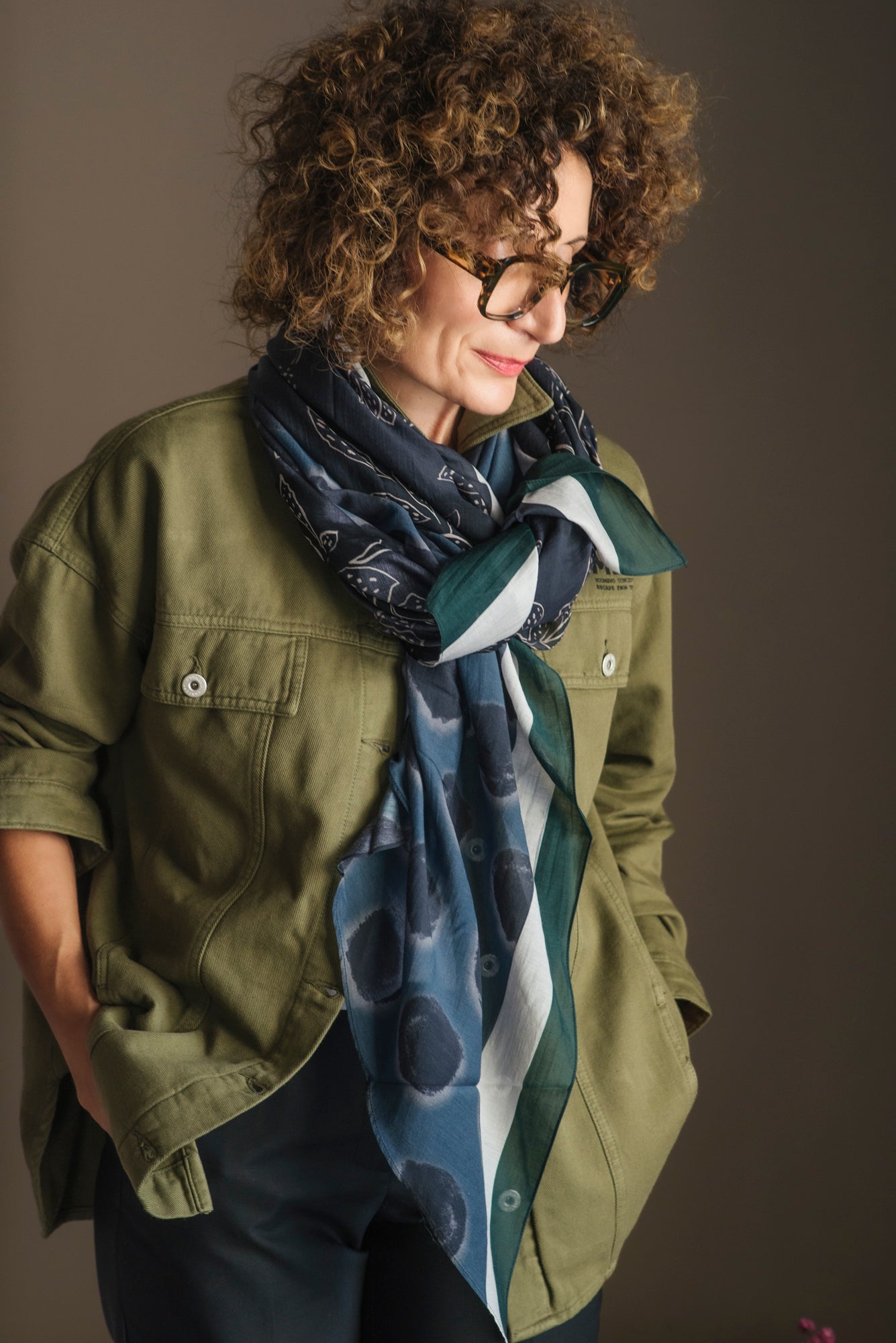 Foulard Alessia Santi in cotone e seta nero blu grigio