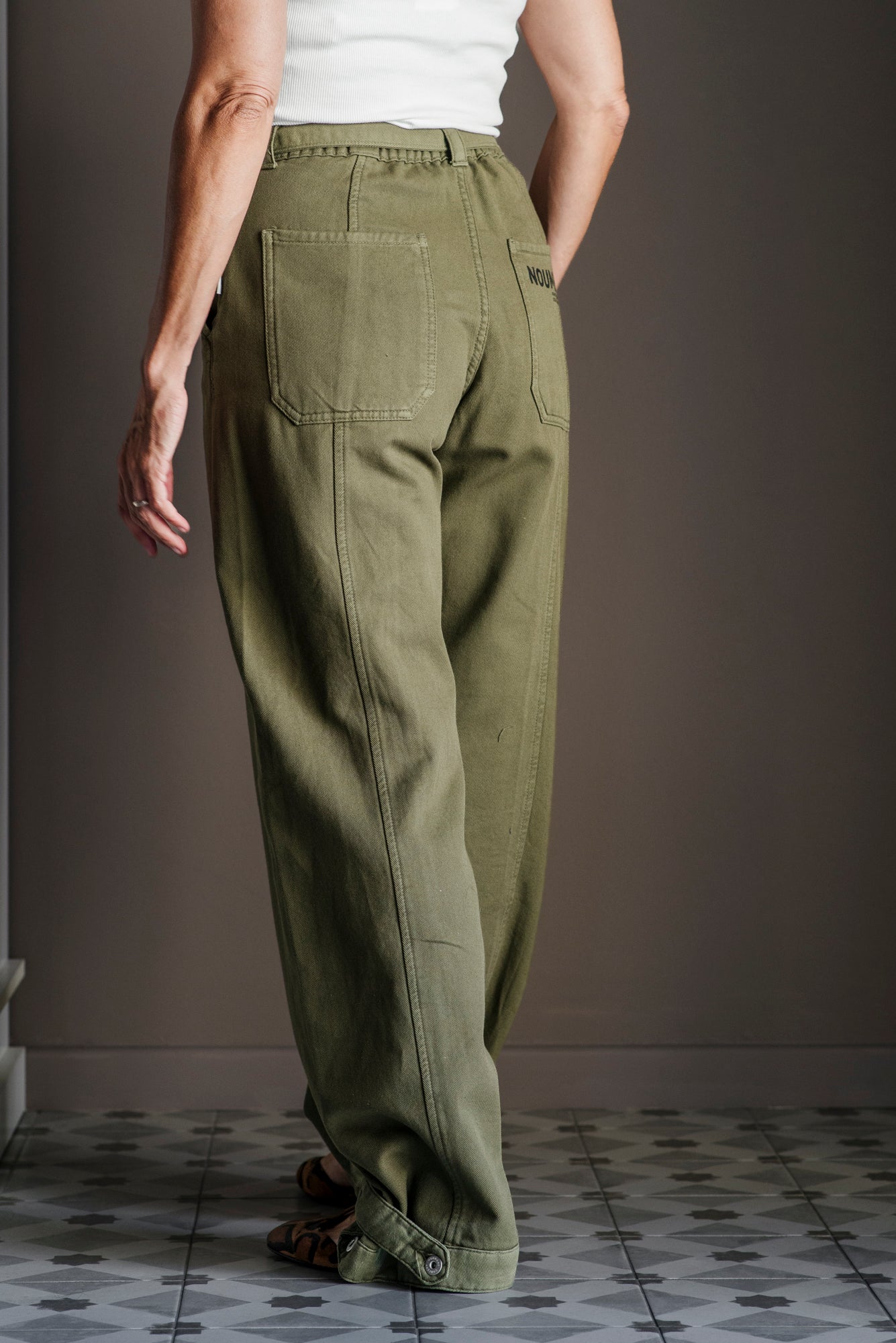 Pantalone utilitarian in cotone verde militare