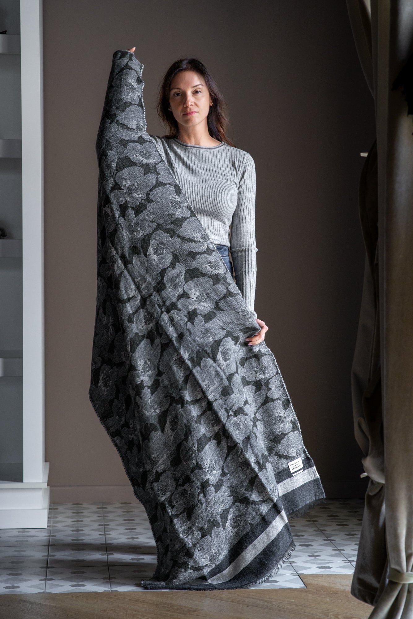 Sciarpa Maxi Fiori Stilizzati – Alessia Santi