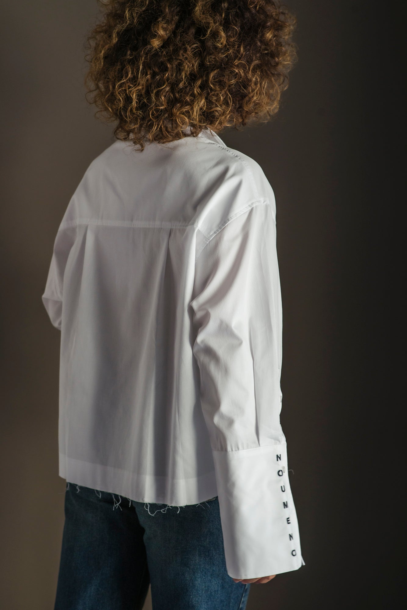 Camicia over in piquet con logo manica
