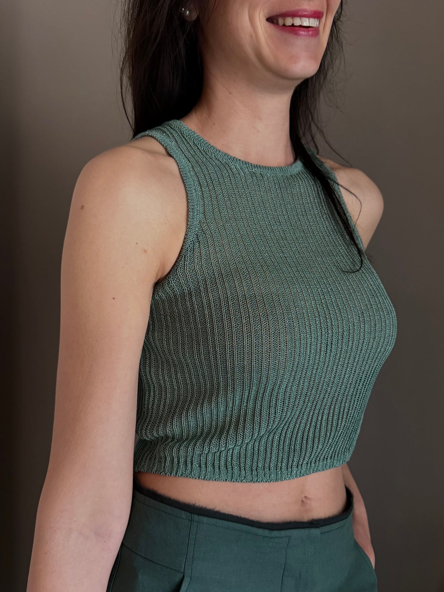 Canotta Crop a Costine – Sage Green