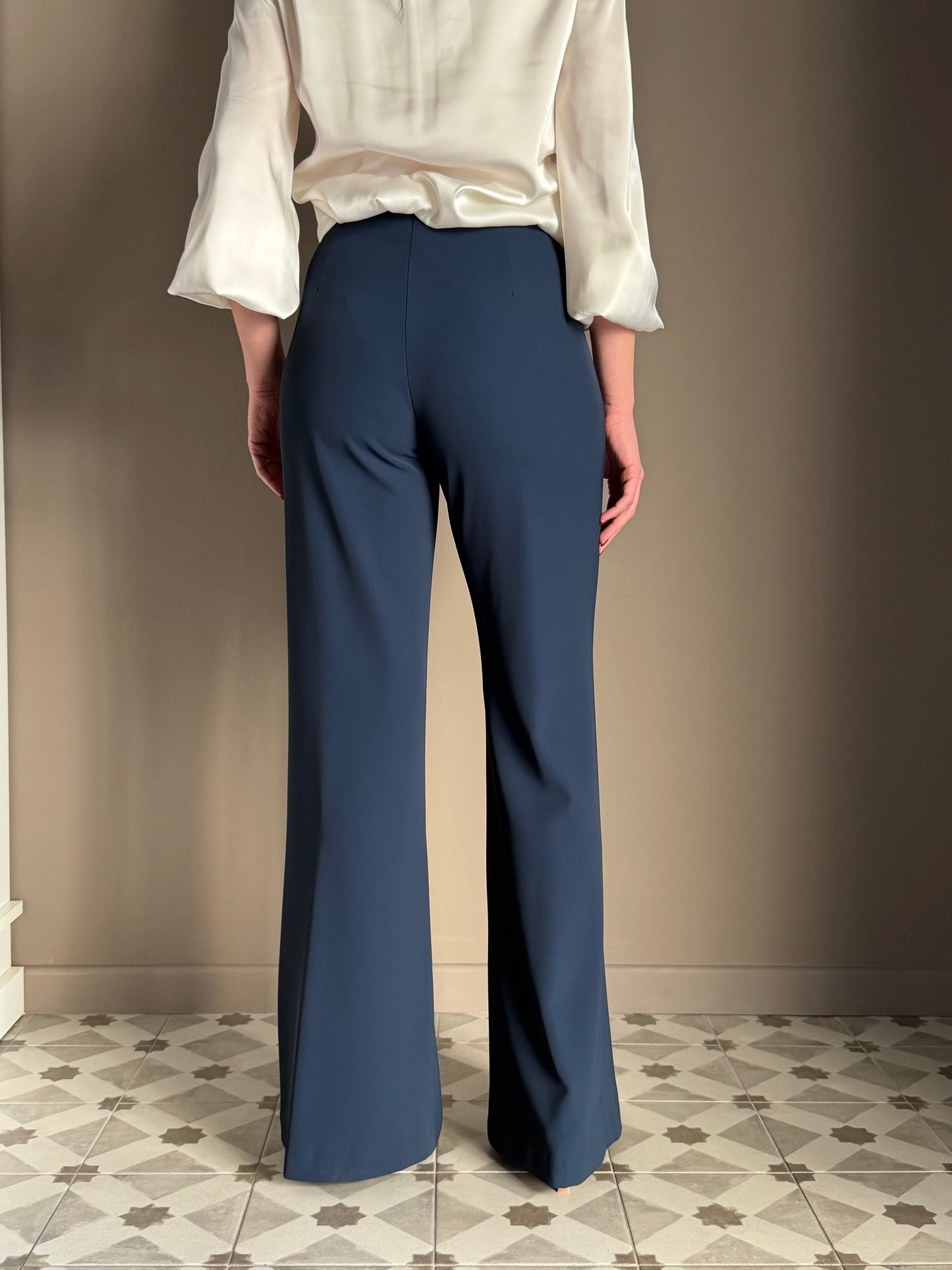 Pantalone a palazzo in crepe fluido blu
