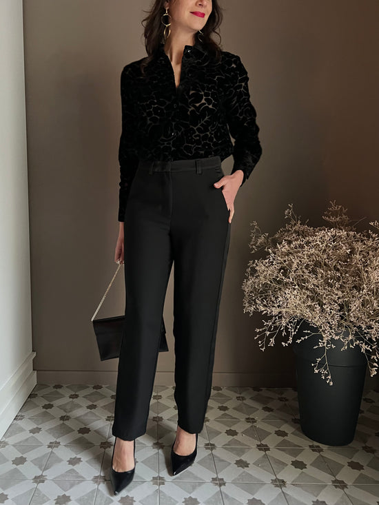 Pantalone ankle nero in crepe con dettaglio laterale