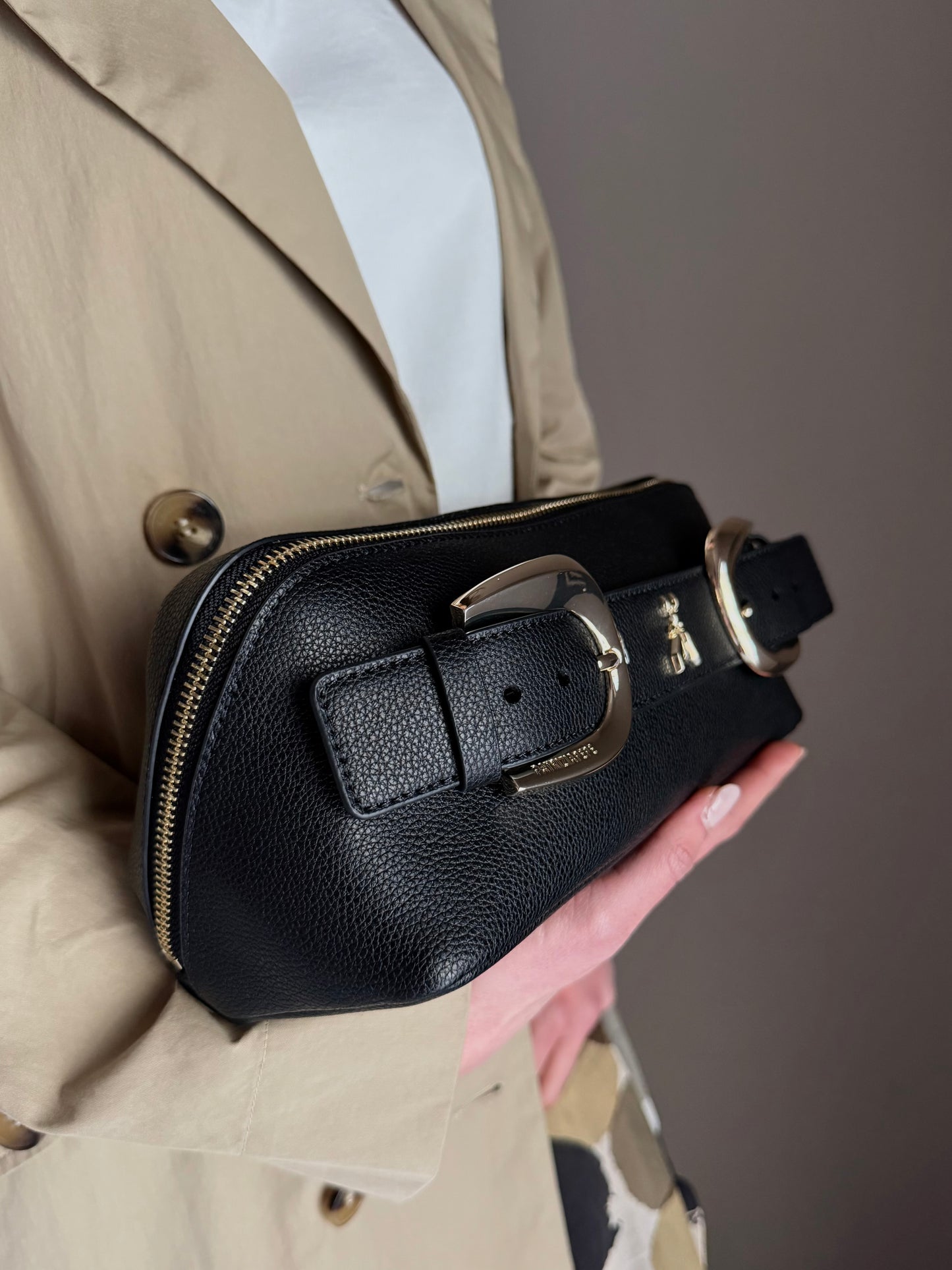 Borsa a mano con doppia fibbia