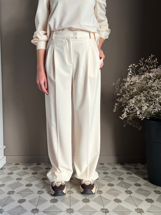 Pantalone morbido con pieghe