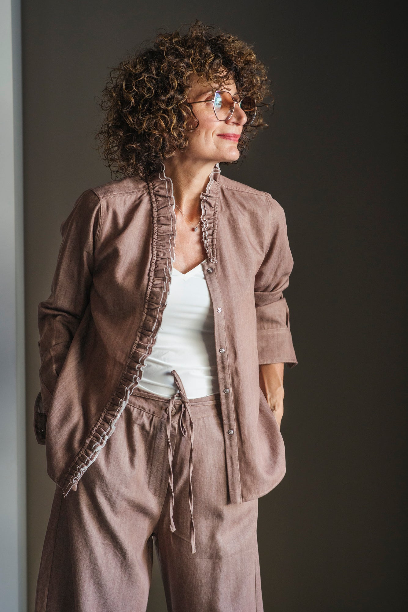 Camicia in denim con rouches caramello