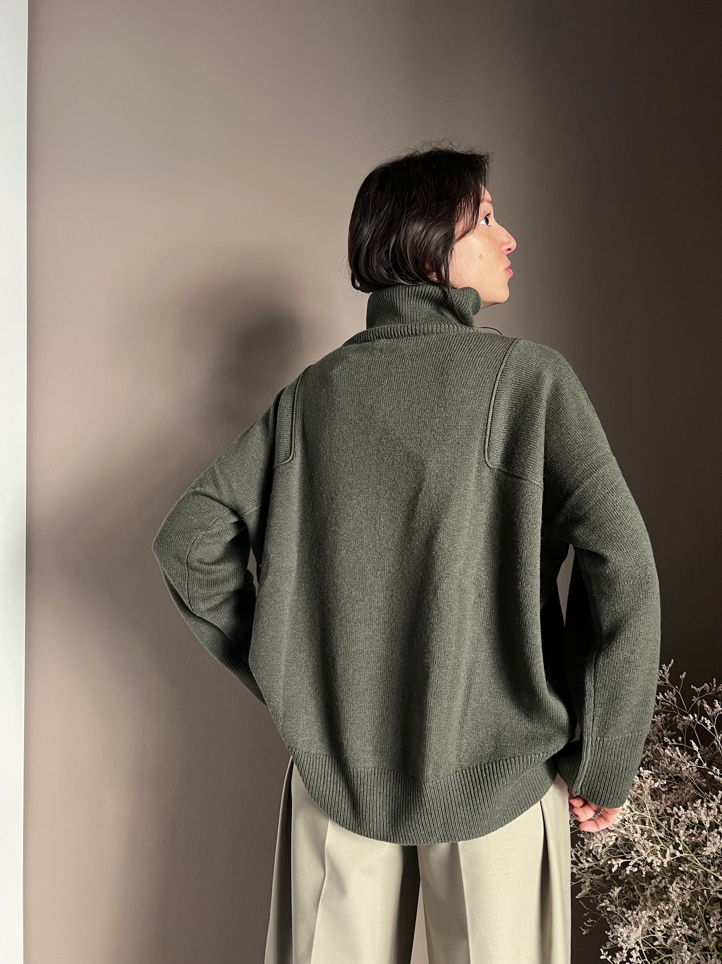 Maglia collo alto in lana e Cashemire Verde salvia