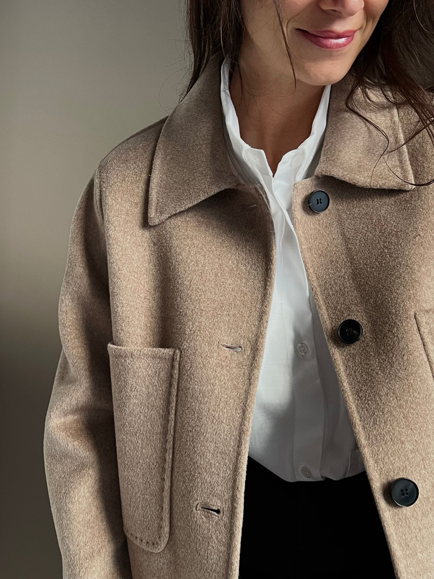 Giacca shacket in lana e cashmere beige