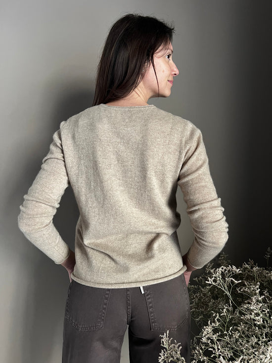 Maglia basic girocollo in 100% cashmere beige
