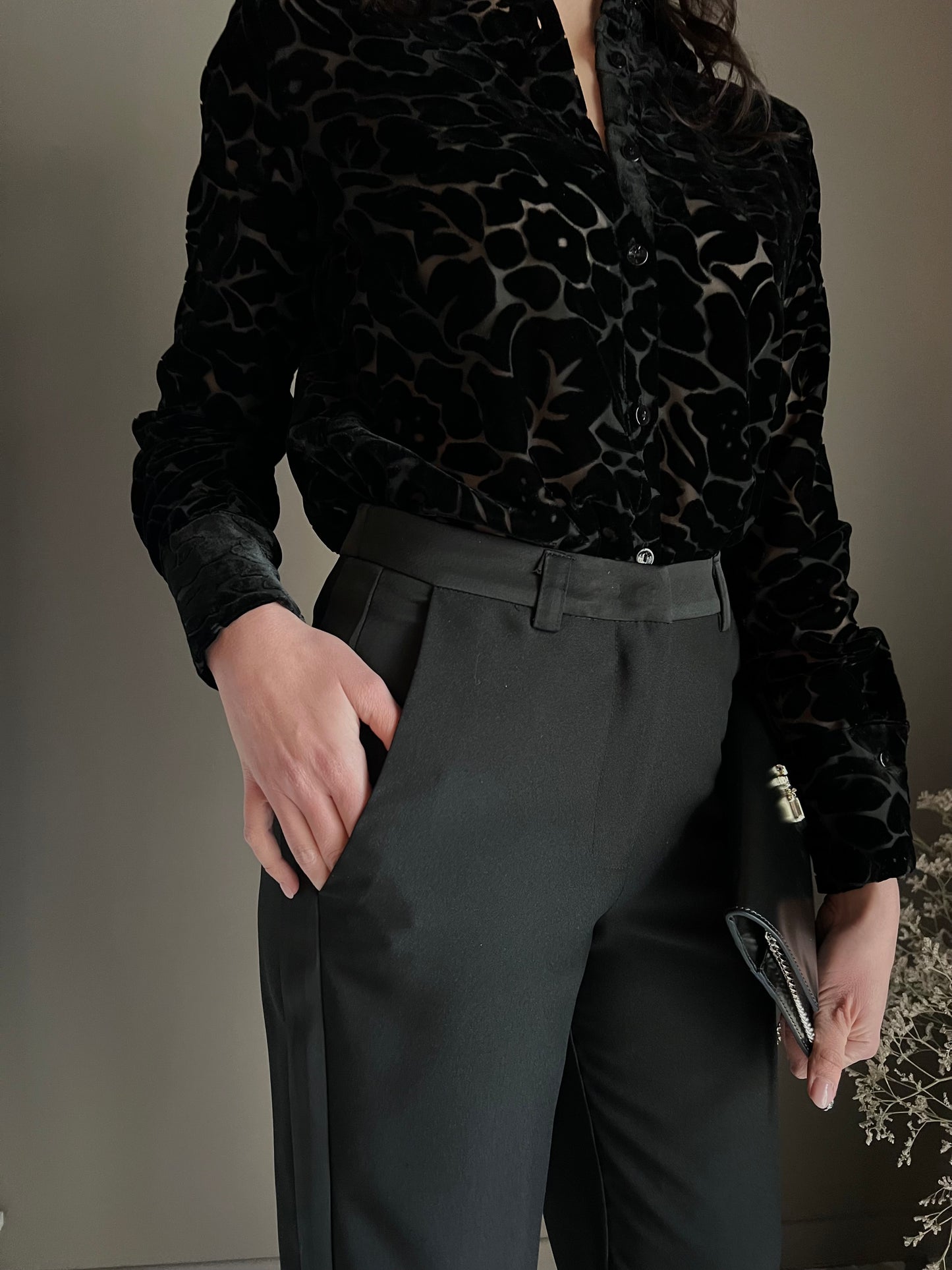 Pantalone ankle nero in crepe con dettaglio laterale